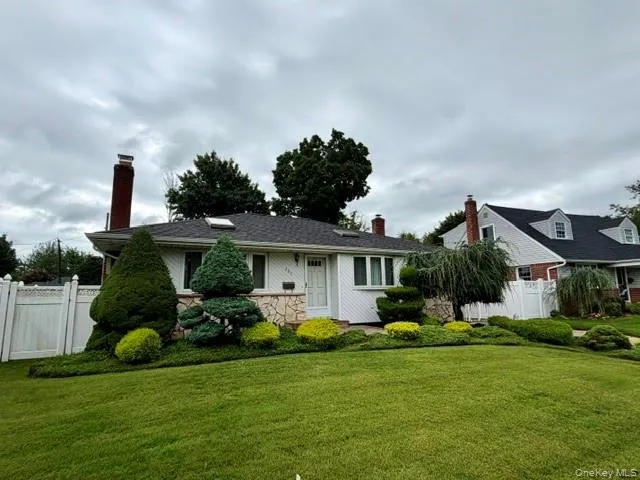392 Coleridge Street, Hempstead, NY, 3 Bedrooms Bedrooms, 6 Rooms Rooms,2 BathroomsBathrooms,Residential,For Rent,Coleridge,0,1049536 392 Coleridge Street, Hempstead, NY, 3 Bedrooms Bedrooms, 6 Rooms Rooms,2 BathroomsBathrooms,Residential,For Rent,Coleridge,0,1049536