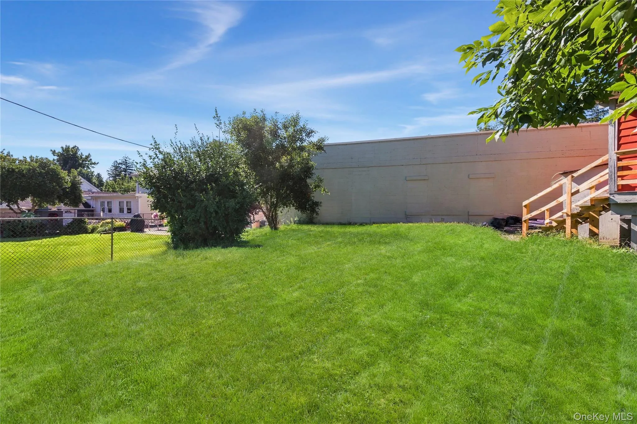 Expansive yard great for many uses! Expansive yard great for many uses!
