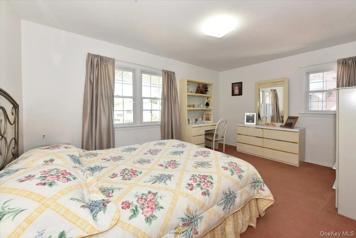 57-46 262nd Street, New York, NY, 3 Bedrooms Bedrooms, 7 Rooms Rooms,3 BathroomsBathrooms,Residential,For Rent,262nd,0,1049547 57-46 262nd Street, New York, NY, 3 Bedrooms Bedrooms, 7 Rooms Rooms,3 BathroomsBathrooms,Residential,For Rent,262nd,0,1049547