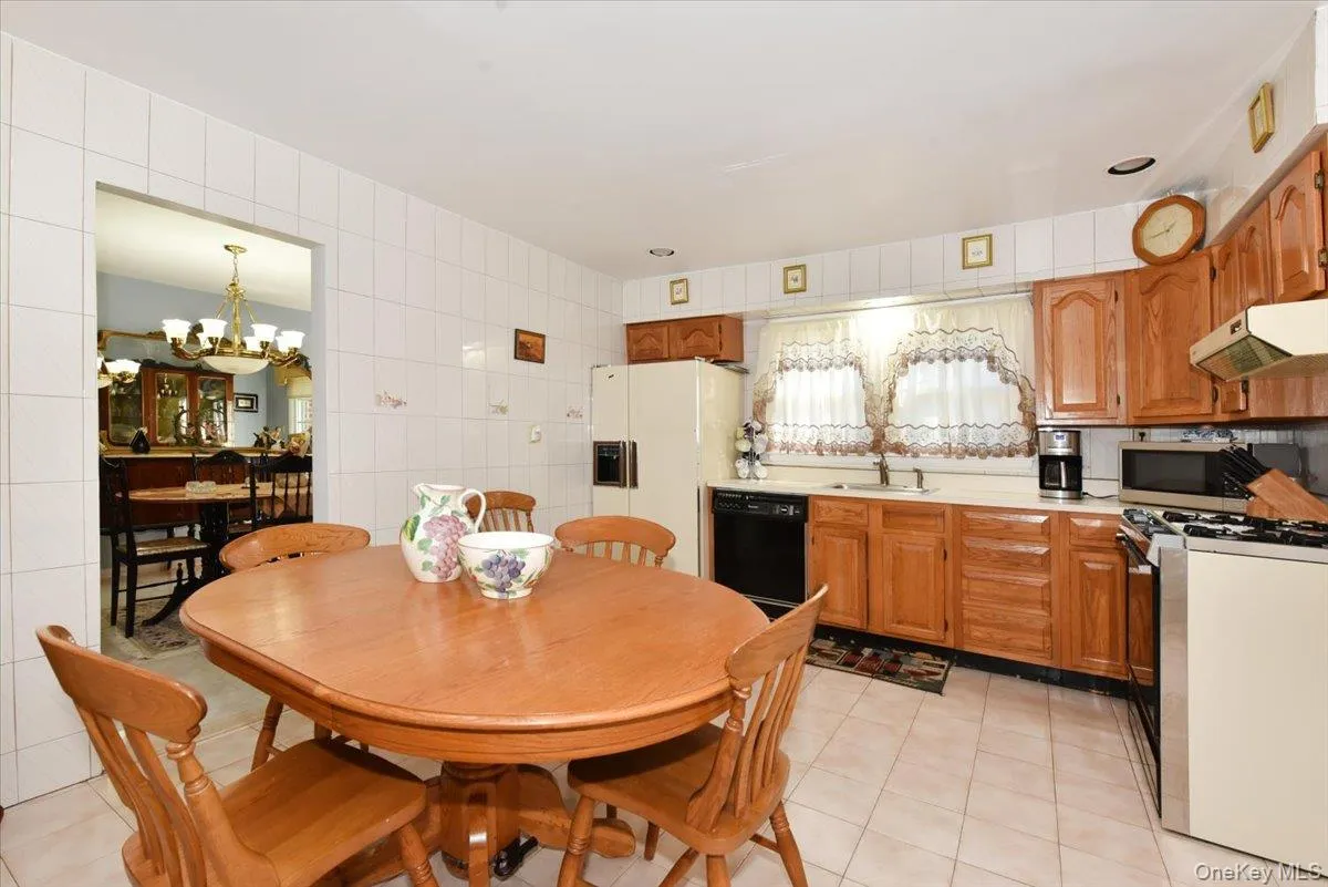 57-46 262nd Street, New York, NY, 3 Bedrooms Bedrooms, 7 Rooms Rooms,3 BathroomsBathrooms,Residential,For Rent,262nd,0,1049547 57-46 262nd Street, New York, NY, 3 Bedrooms Bedrooms, 7 Rooms Rooms,3 BathroomsBathrooms,Residential,For Rent,262nd,0,1049547