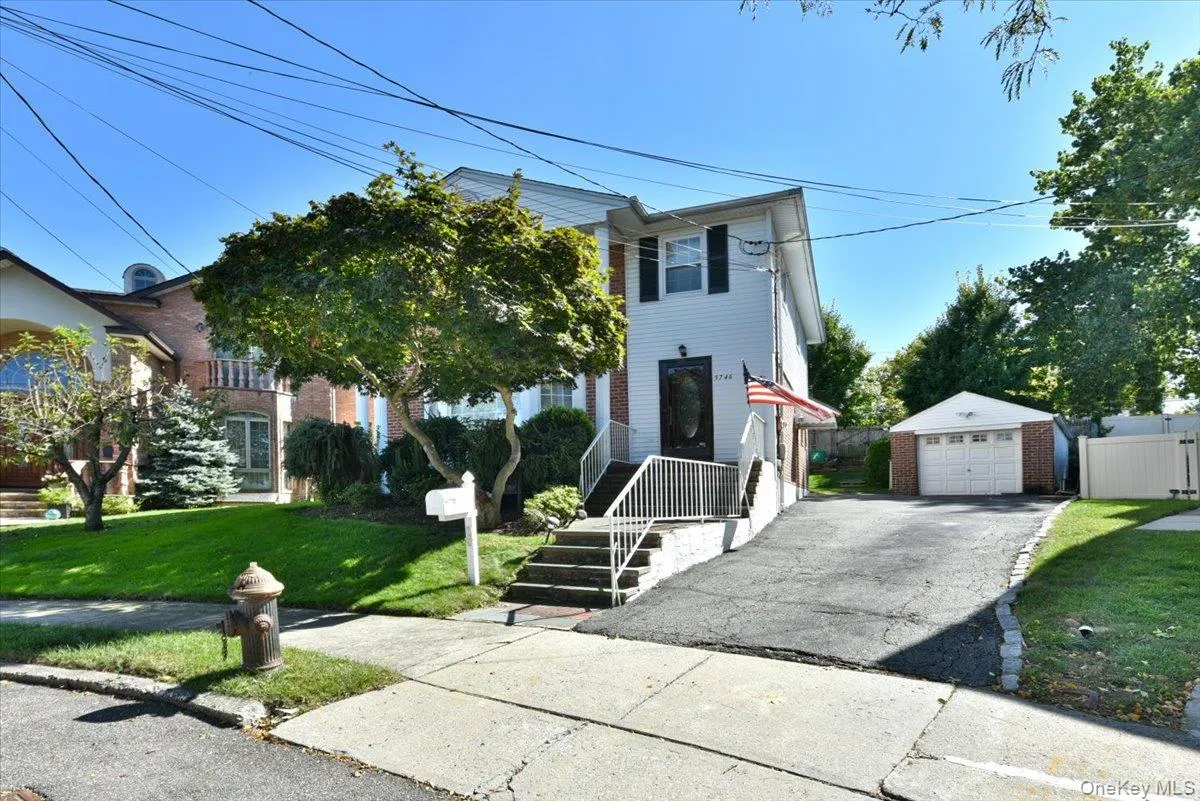 57-46 262nd Street, New York, NY, 3 Bedrooms Bedrooms, 7 Rooms Rooms,3 BathroomsBathrooms,Residential,For Rent,262nd,0,1049547 57-46 262nd Street, New York, NY, 3 Bedrooms Bedrooms, 7 Rooms Rooms,3 BathroomsBathrooms,Residential,For Rent,262nd,0,1049547