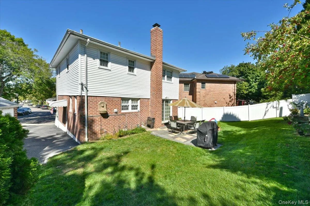 57-46 262nd Street, New York, NY, 3 Bedrooms Bedrooms, 7 Rooms Rooms,3 BathroomsBathrooms,Residential,For Rent,262nd,0,1049547 57-46 262nd Street, New York, NY, 3 Bedrooms Bedrooms, 7 Rooms Rooms,3 BathroomsBathrooms,Residential,For Rent,262nd,0,1049547