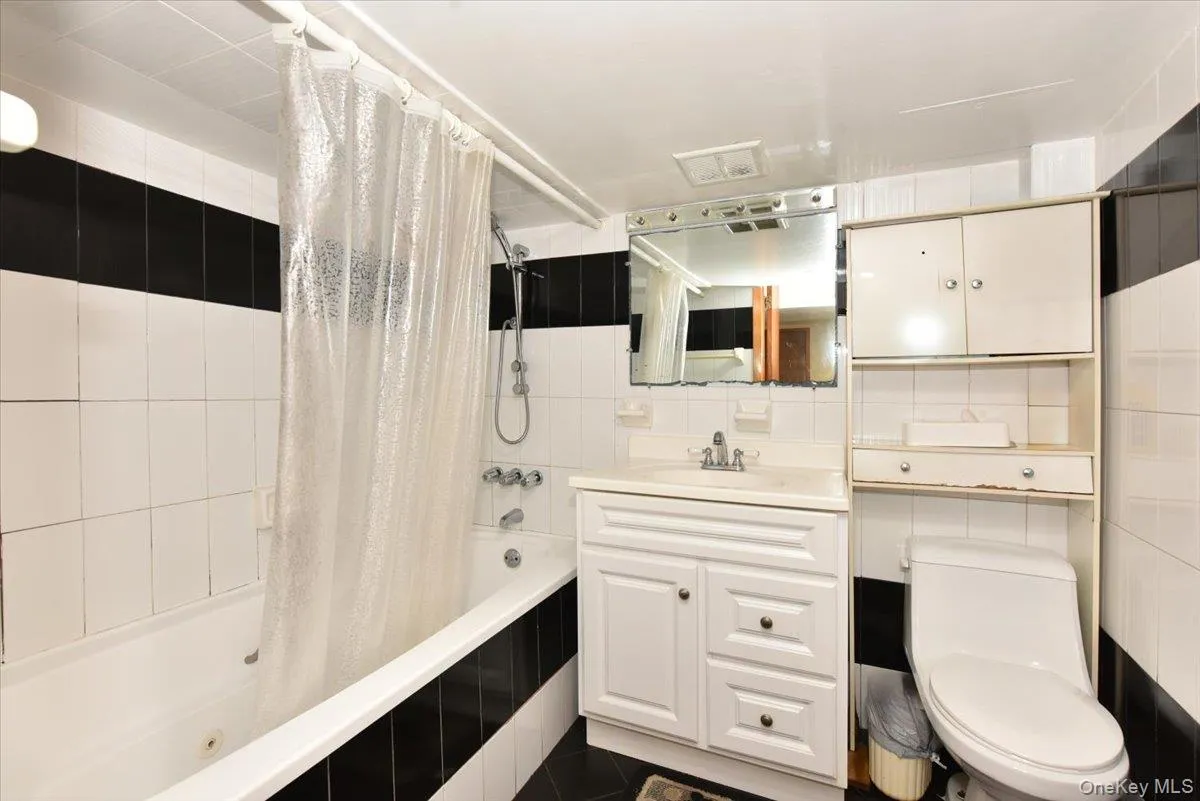 57-46 262nd Street, New York, NY, 3 Bedrooms Bedrooms, 7 Rooms Rooms,3 BathroomsBathrooms,Residential,For Rent,262nd,0,1049547 57-46 262nd Street, New York, NY, 3 Bedrooms Bedrooms, 7 Rooms Rooms,3 BathroomsBathrooms,Residential,For Rent,262nd,0,1049547