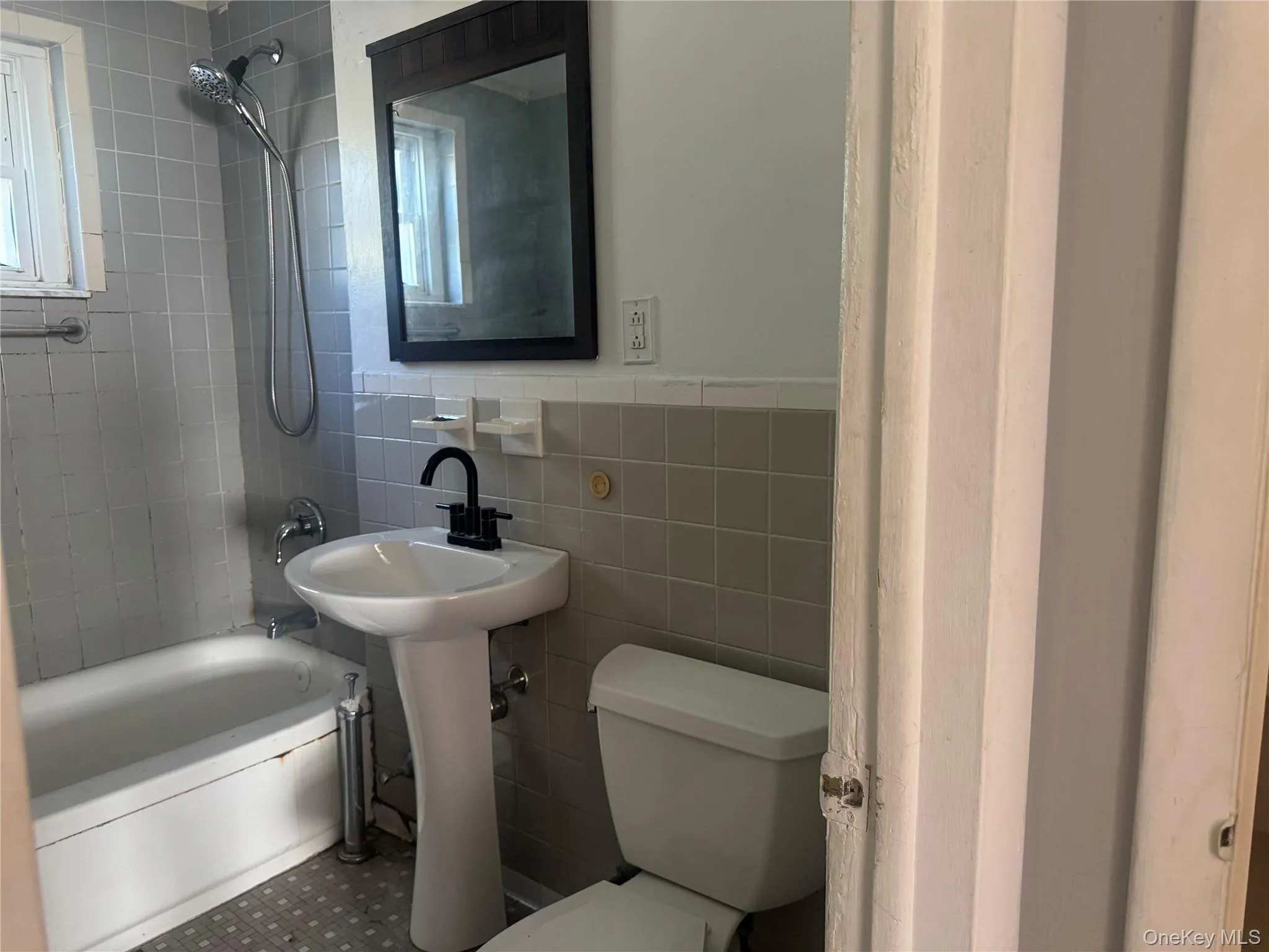 1879 Crompond Road, Peekskill, NY, 1 Bedroom Bedrooms, 4 Rooms Rooms,1 BathroomBathrooms,Residential,For Rent,Crompond,0,1049551 1879 Crompond Road, Peekskill, NY, 1 Bedroom Bedrooms, 4 Rooms Rooms,1 BathroomBathrooms,Residential,For Rent,Crompond,0,1049551