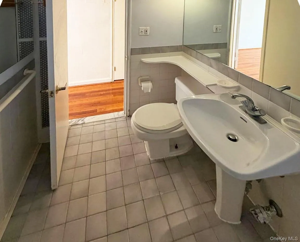 150-29 72 Rd, New York, NY, 1 Bedroom Bedrooms, 4 Rooms Rooms,1 BathroomBathrooms,Residential,For Rent,72 Rd,0,1049552 150-29 72 Rd, New York, NY, 1 Bedroom Bedrooms, 4 Rooms Rooms,1 BathroomBathrooms,Residential,For Rent,72 Rd,0,1049552