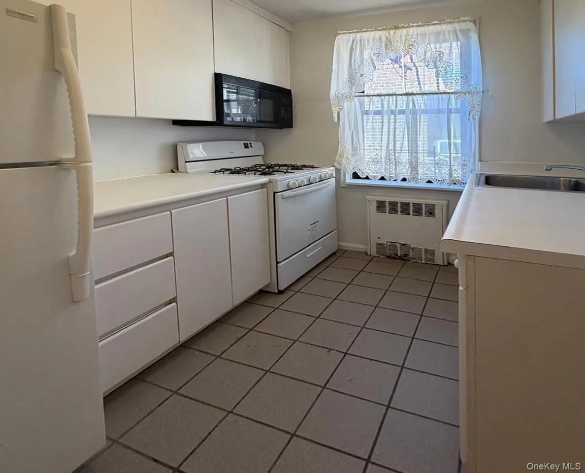 150-29 72 Rd, New York, NY, 1 Bedroom Bedrooms, 4 Rooms Rooms,1 BathroomBathrooms,Residential,For Rent,72 Rd,0,1049552 150-29 72 Rd, New York, NY, 1 Bedroom Bedrooms, 4 Rooms Rooms,1 BathroomBathrooms,Residential,For Rent,72 Rd,0,1049552