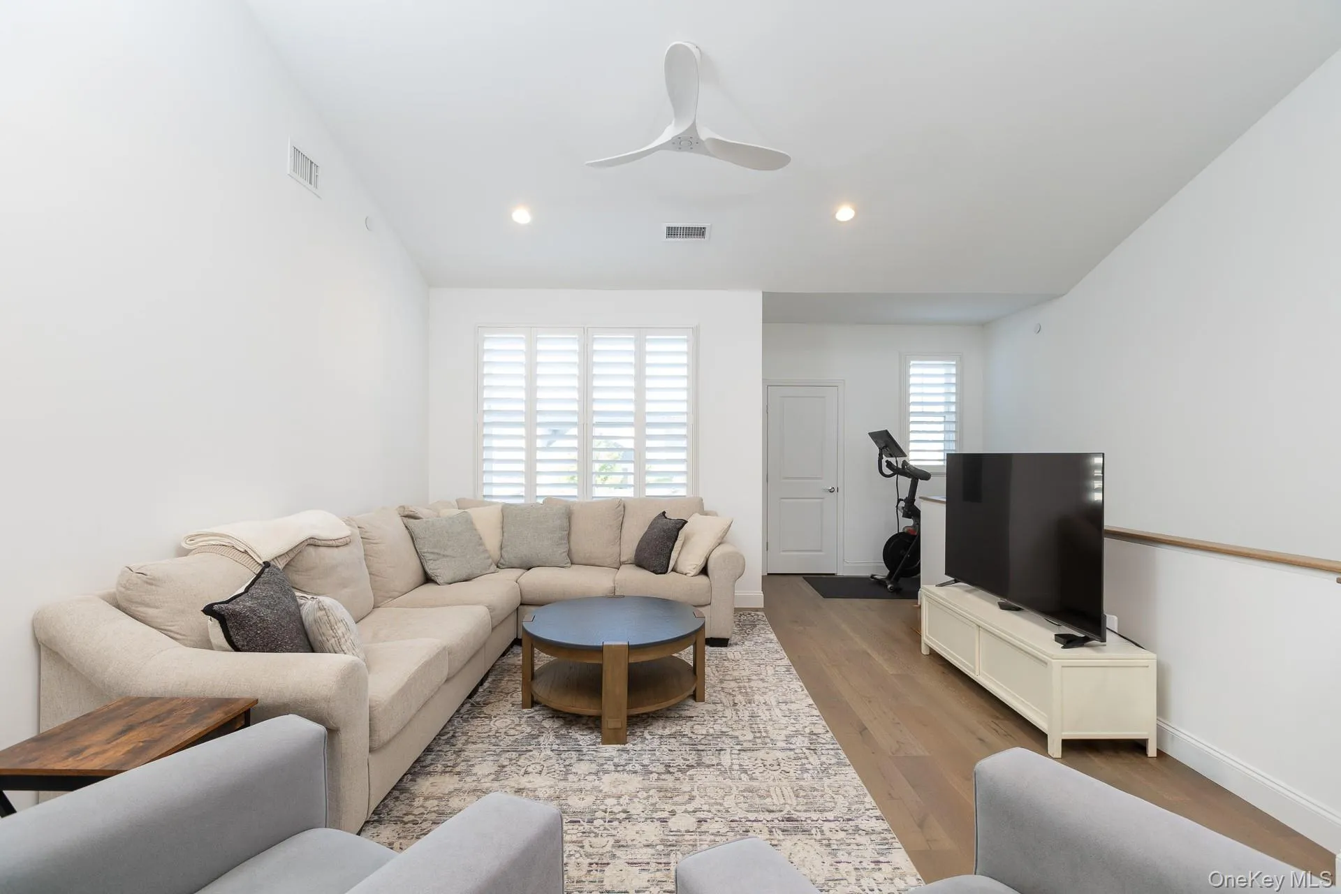 45 Grace Hall Lane, Brookhaven, NY, 2 Bedrooms Bedrooms, 5 Rooms Rooms,2 BathroomsBathrooms,Residential,For Rent,Grace Hall,0,1049553 45 Grace Hall Lane, Brookhaven, NY, 2 Bedrooms Bedrooms, 5 Rooms Rooms,2 BathroomsBathrooms,Residential,For Rent,Grace Hall,0,1049553