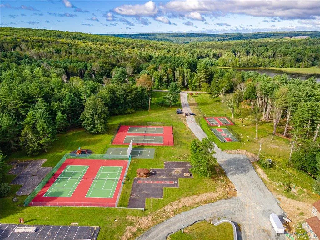 142 Emerald Drive, Thompson, NY, 3 Bedrooms Bedrooms, 5 Rooms Rooms,2 BathroomsBathrooms,Residential,For Rent,Emerald,0,1049558 142 Emerald Drive, Thompson, NY, 3 Bedrooms Bedrooms, 5 Rooms Rooms,2 BathroomsBathrooms,Residential,For Rent,Emerald,0,1049558