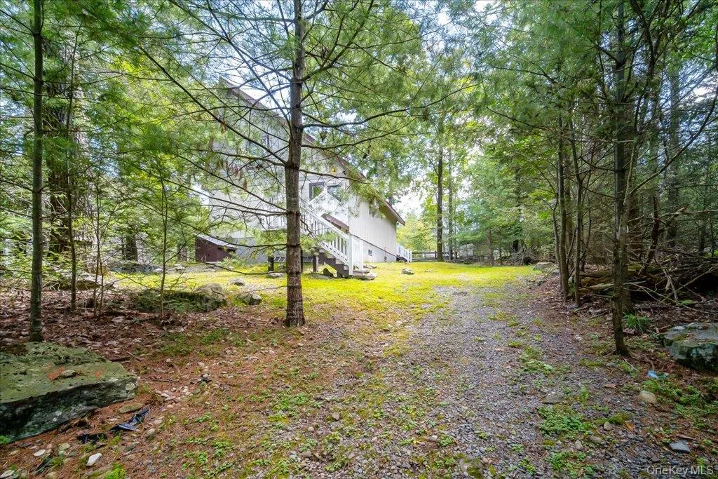 142 Emerald Drive, Thompson, NY, 3 Bedrooms Bedrooms, 5 Rooms Rooms,2 BathroomsBathrooms,Residential,For Rent,Emerald,0,1049558 142 Emerald Drive, Thompson, NY, 3 Bedrooms Bedrooms, 5 Rooms Rooms,2 BathroomsBathrooms,Residential,For Rent,Emerald,0,1049558