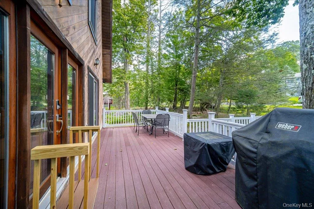 142 Emerald Drive, Thompson, NY, 3 Bedrooms Bedrooms, 5 Rooms Rooms,2 BathroomsBathrooms,Residential,For Rent,Emerald,0,1049558 142 Emerald Drive, Thompson, NY, 3 Bedrooms Bedrooms, 5 Rooms Rooms,2 BathroomsBathrooms,Residential,For Rent,Emerald,0,1049558