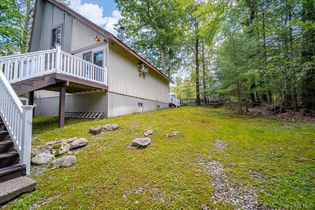 142 Emerald Drive, Thompson, NY, 3 Bedrooms Bedrooms, 5 Rooms Rooms,2 BathroomsBathrooms,Residential,For Rent,Emerald,0,1049558 142 Emerald Drive, Thompson, NY, 3 Bedrooms Bedrooms, 5 Rooms Rooms,2 BathroomsBathrooms,Residential,For Rent,Emerald,0,1049558