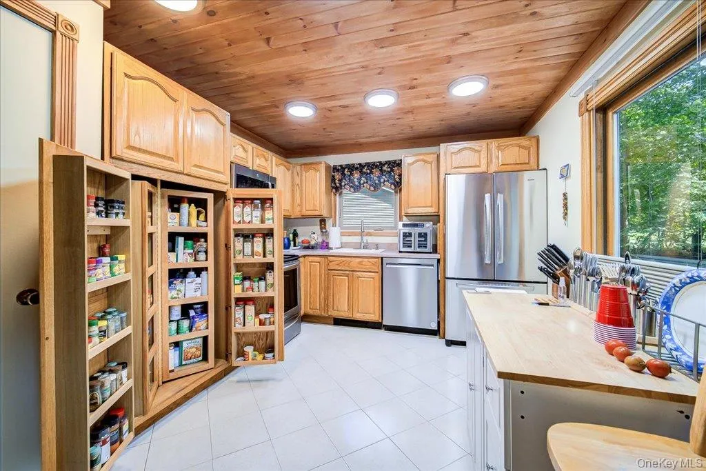 142 Emerald Drive, Thompson, NY, 3 Bedrooms Bedrooms, 5 Rooms Rooms,2 BathroomsBathrooms,Residential,For Rent,Emerald,0,1049558 142 Emerald Drive, Thompson, NY, 3 Bedrooms Bedrooms, 5 Rooms Rooms,2 BathroomsBathrooms,Residential,For Rent,Emerald,0,1049558