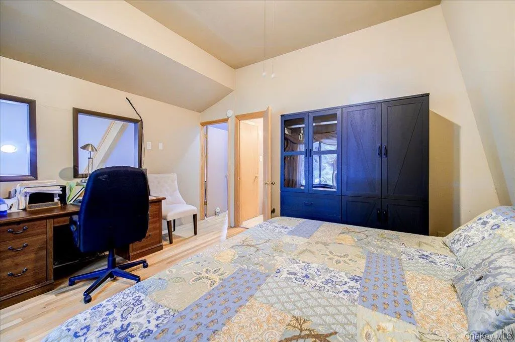 142 Emerald Drive, Thompson, NY, 3 Bedrooms Bedrooms, 5 Rooms Rooms,2 BathroomsBathrooms,Residential,For Rent,Emerald,0,1049558 142 Emerald Drive, Thompson, NY, 3 Bedrooms Bedrooms, 5 Rooms Rooms,2 BathroomsBathrooms,Residential,For Rent,Emerald,0,1049558