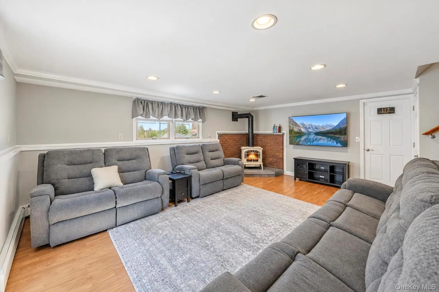 4044 Meadow Lane, Hempstead, NY, 3 Bedrooms Bedrooms, 8 Rooms Rooms,2 BathroomsBathrooms,Residential,For Rent,Meadow,0,1049559 4044 Meadow Lane, Hempstead, NY, 3 Bedrooms Bedrooms, 8 Rooms Rooms,2 BathroomsBathrooms,Residential,For Rent,Meadow,0,1049559