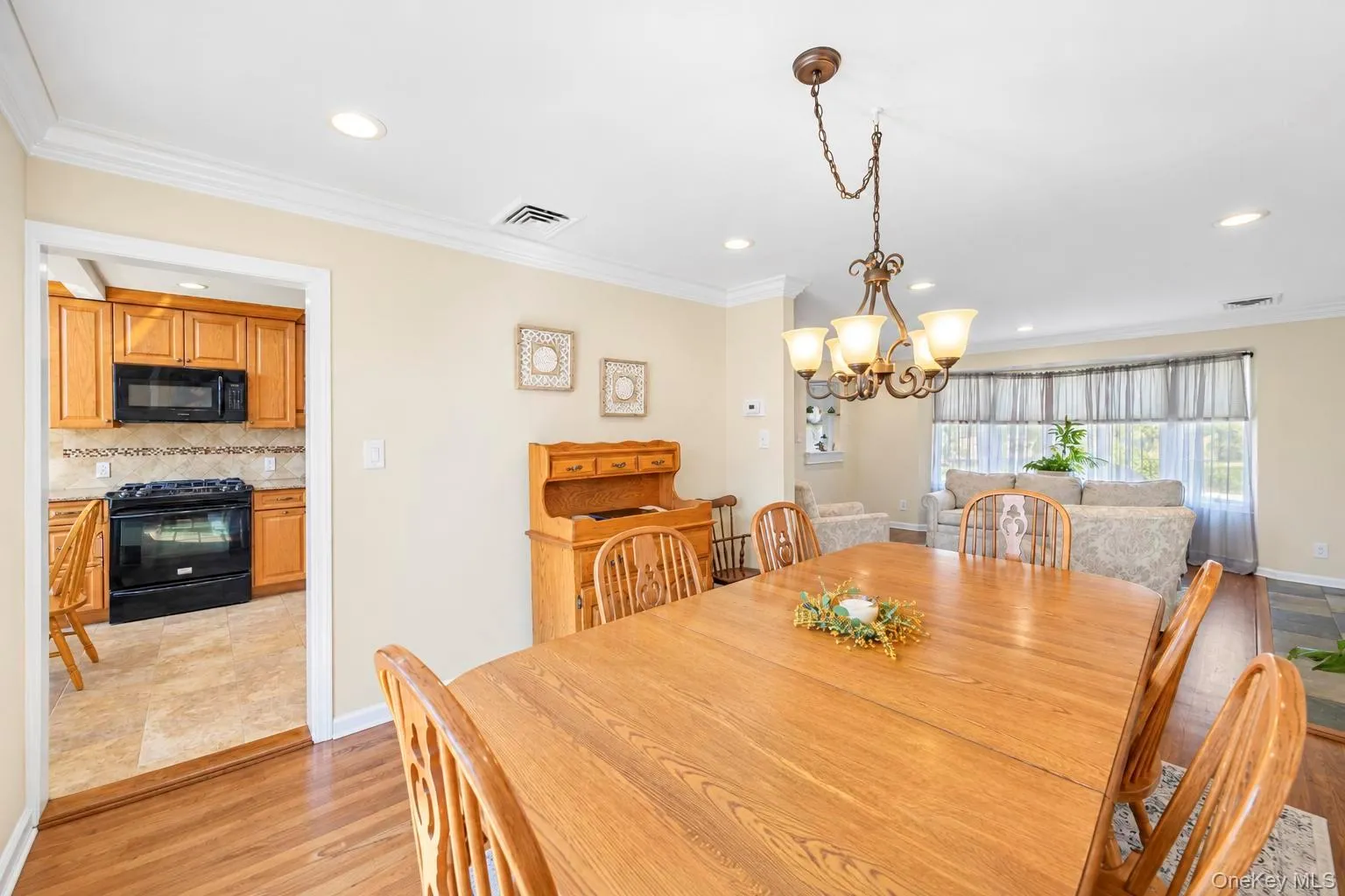 4044 Meadow Lane, Hempstead, NY, 3 Bedrooms Bedrooms, 8 Rooms Rooms,2 BathroomsBathrooms,Residential,For Rent,Meadow,0,1049559 4044 Meadow Lane, Hempstead, NY, 3 Bedrooms Bedrooms, 8 Rooms Rooms,2 BathroomsBathrooms,Residential,For Rent,Meadow,0,1049559