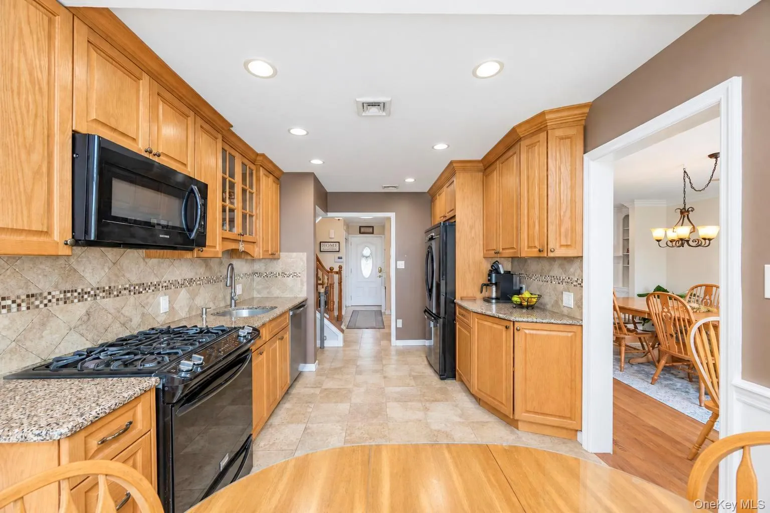 4044 Meadow Lane, Hempstead, NY, 3 Bedrooms Bedrooms, 8 Rooms Rooms,2 BathroomsBathrooms,Residential,For Rent,Meadow,0,1049559 4044 Meadow Lane, Hempstead, NY, 3 Bedrooms Bedrooms, 8 Rooms Rooms,2 BathroomsBathrooms,Residential,For Rent,Meadow,0,1049559