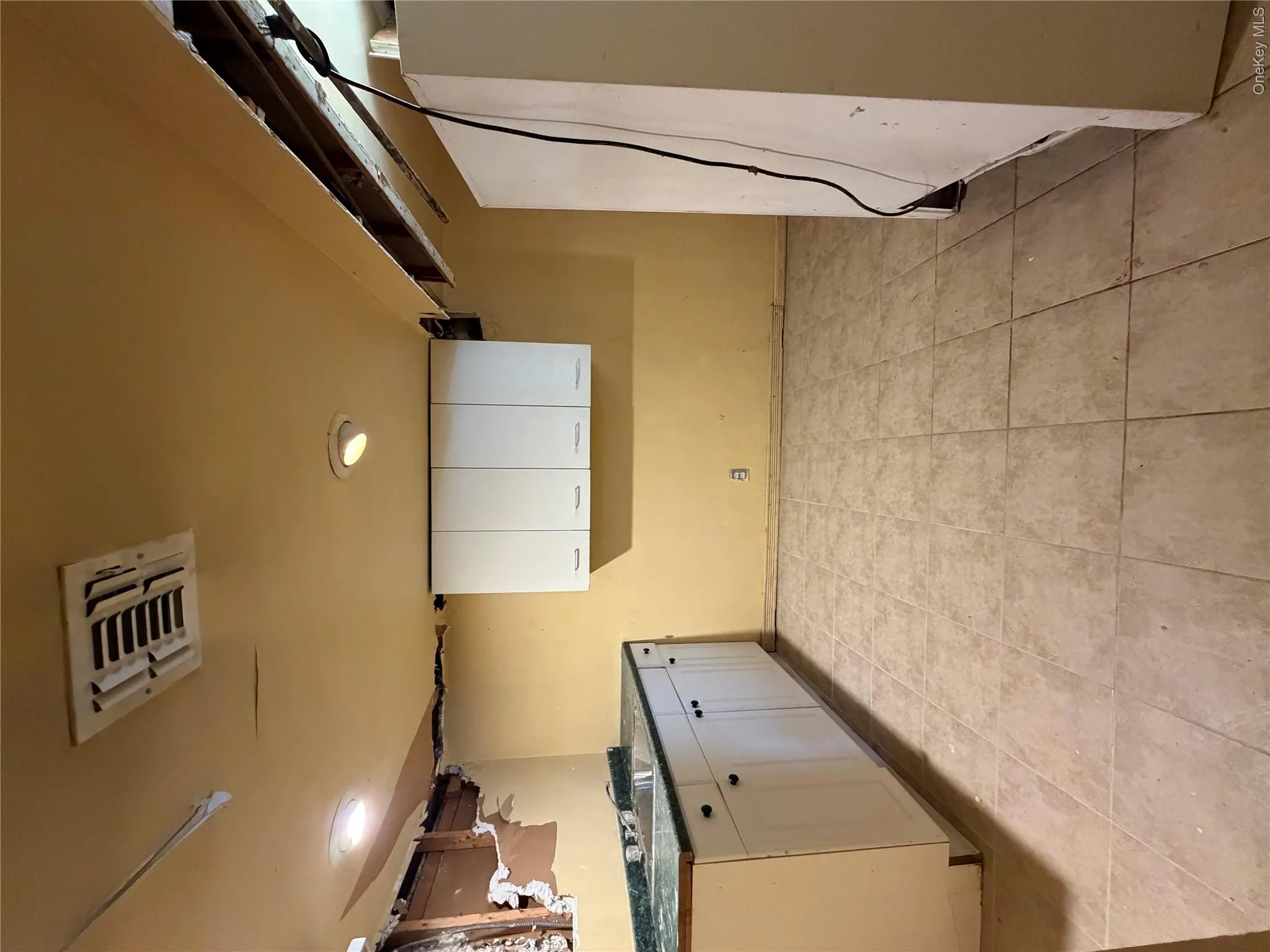568 Park Avenue, Hempstead, NY, 3 Bedrooms Bedrooms, 10 Rooms Rooms,3 BathroomsBathrooms,Residential,For Rent,Park,0,1049561 568 Park Avenue, Hempstead, NY, 3 Bedrooms Bedrooms, 10 Rooms Rooms,3 BathroomsBathrooms,Residential,For Rent,Park,0,1049561