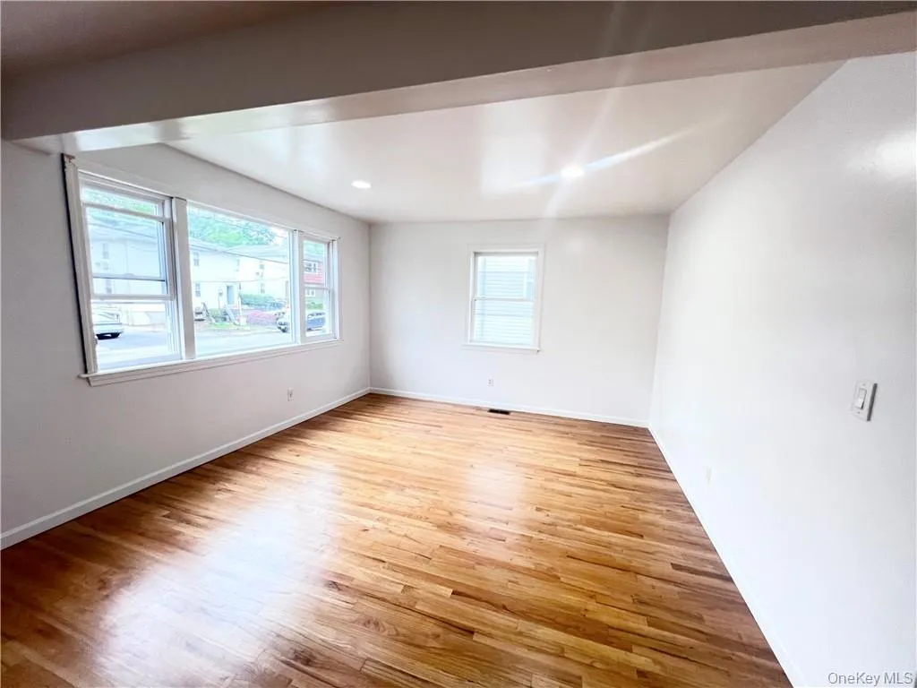 61 Ashland Avenue, New Rochelle, NY, 3 Bedrooms Bedrooms, 6 Rooms Rooms,2 BathroomsBathrooms,Residential Lease,For Rent,Ashland,0,1049563 61 Ashland Avenue, New Rochelle, NY, 3 Bedrooms Bedrooms, 6 Rooms Rooms,2 BathroomsBathrooms,Residential Lease,For Rent,Ashland,0,1049563