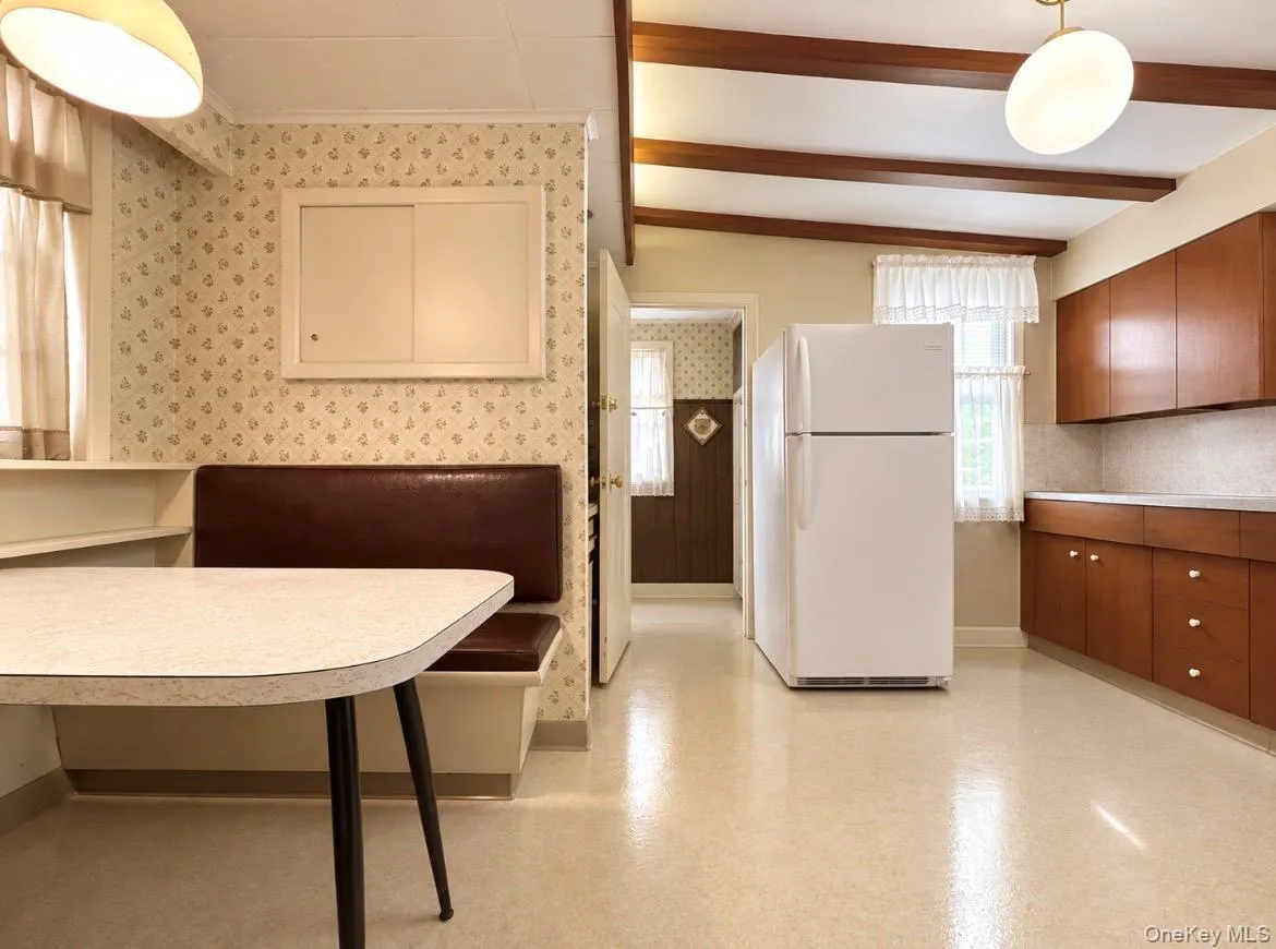 42-50 Gleane Street, New York, NY, 3 Bedrooms Bedrooms, 12 Rooms Rooms,1 BathroomBathrooms,Residential,For Rent,Gleane,0,1049566 42-50 Gleane Street, New York, NY, 3 Bedrooms Bedrooms, 12 Rooms Rooms,1 BathroomBathrooms,Residential,For Rent,Gleane,0,1049566