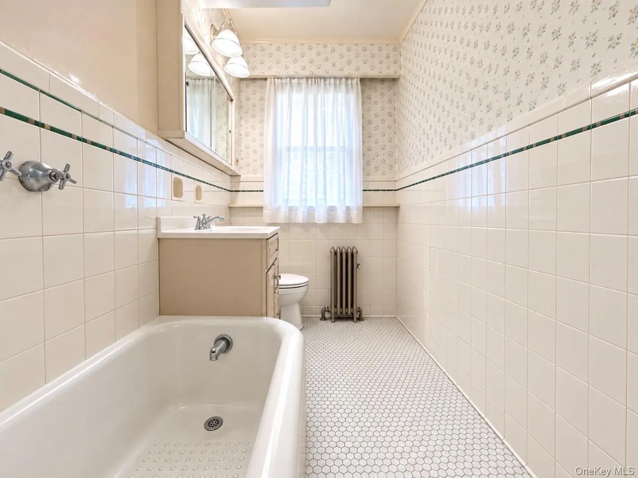 42-50 Gleane Street, New York, NY, 3 Bedrooms Bedrooms, 12 Rooms Rooms,1 BathroomBathrooms,Residential,For Rent,Gleane,0,1049566 42-50 Gleane Street, New York, NY, 3 Bedrooms Bedrooms, 12 Rooms Rooms,1 BathroomBathrooms,Residential,For Rent,Gleane,0,1049566