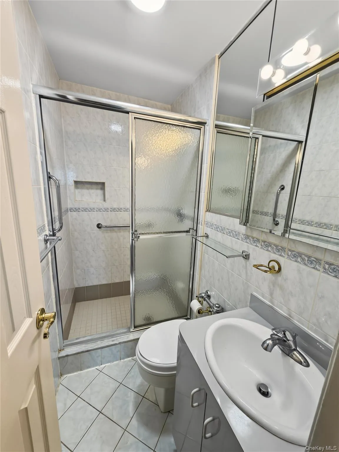 85 10 151st Ave, New York, NY, 2 Bedrooms Bedrooms, 7 Rooms Rooms,2 BathroomsBathrooms,Residential,For Rent,151st Ave,0,1049569 85 10 151st Ave, New York, NY, 2 Bedrooms Bedrooms, 7 Rooms Rooms,2 BathroomsBathrooms,Residential,For Rent,151st Ave,0,1049569