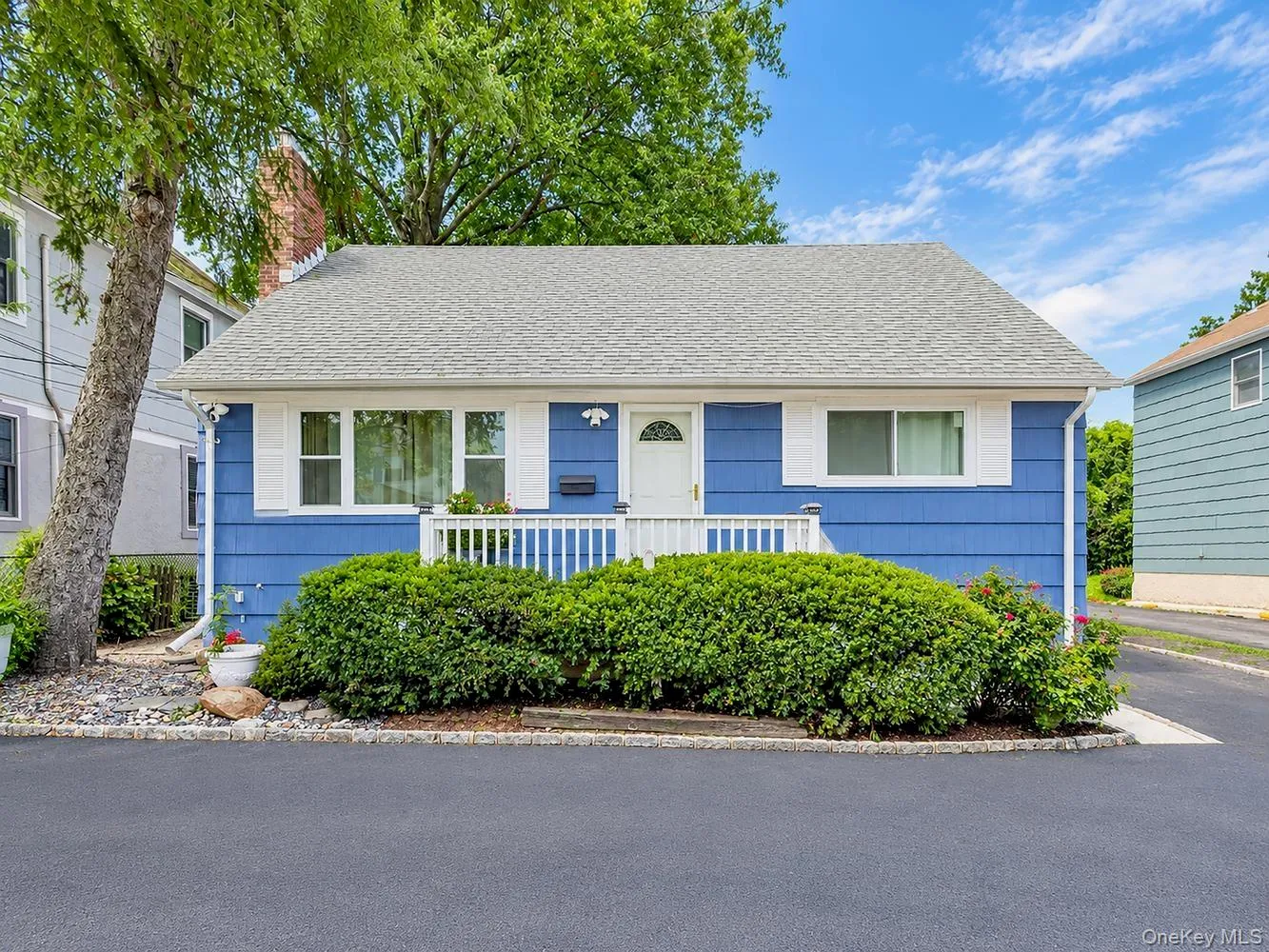 19 Elm Street, North Hempstead, NY, 4 Bedrooms Bedrooms, 6 Rooms Rooms,2 BathroomsBathrooms,Residential Lease,For Rent,Elm,0,1049571 19 Elm Street, North Hempstead, NY, 4 Bedrooms Bedrooms, 6 Rooms Rooms,2 BathroomsBathrooms,Residential Lease,For Rent,Elm,0,1049571