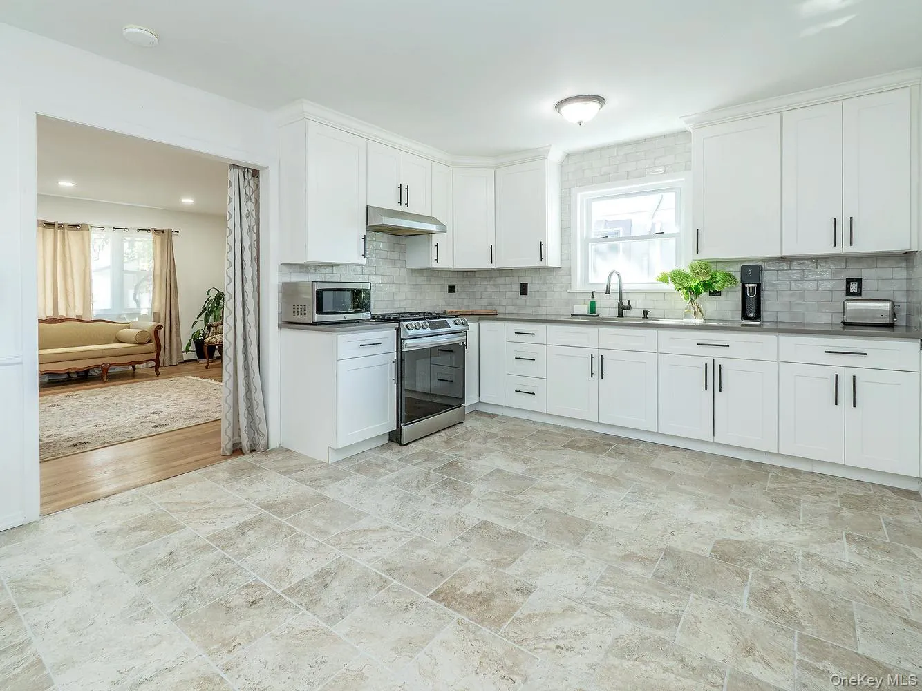 19 Elm Street, North Hempstead, NY, 4 Bedrooms Bedrooms, 6 Rooms Rooms,2 BathroomsBathrooms,Residential Lease,For Rent,Elm,0,1049571 19 Elm Street, North Hempstead, NY, 4 Bedrooms Bedrooms, 6 Rooms Rooms,2 BathroomsBathrooms,Residential Lease,For Rent,Elm,0,1049571