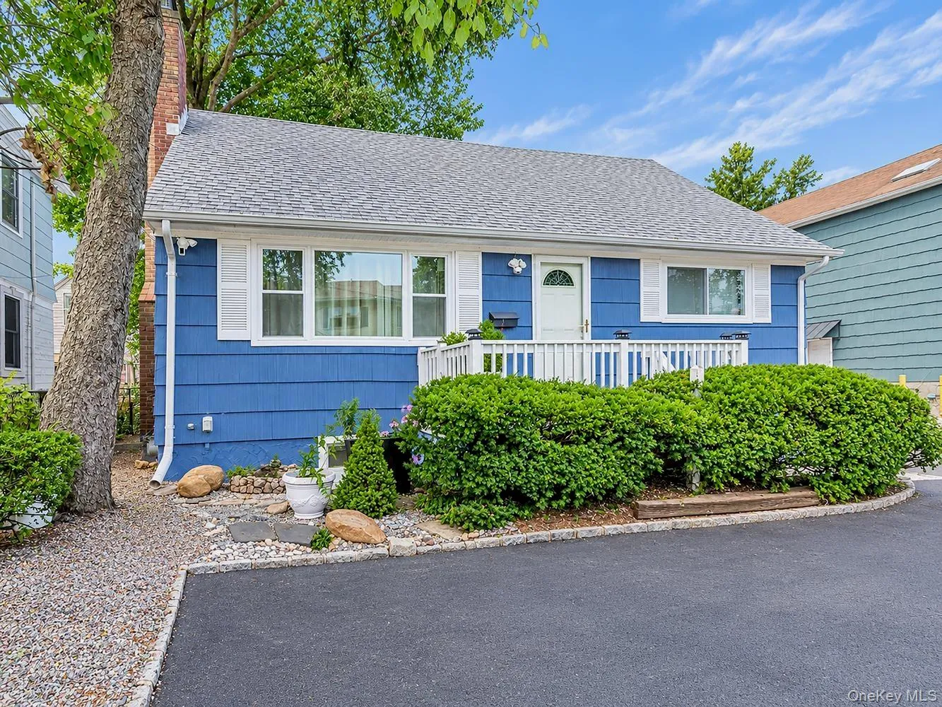 19 Elm Street, North Hempstead, NY, 4 Bedrooms Bedrooms, 6 Rooms Rooms,2 BathroomsBathrooms,Residential Lease,For Rent,Elm,0,1049571 19 Elm Street, North Hempstead, NY, 4 Bedrooms Bedrooms, 6 Rooms Rooms,2 BathroomsBathrooms,Residential Lease,For Rent,Elm,0,1049571