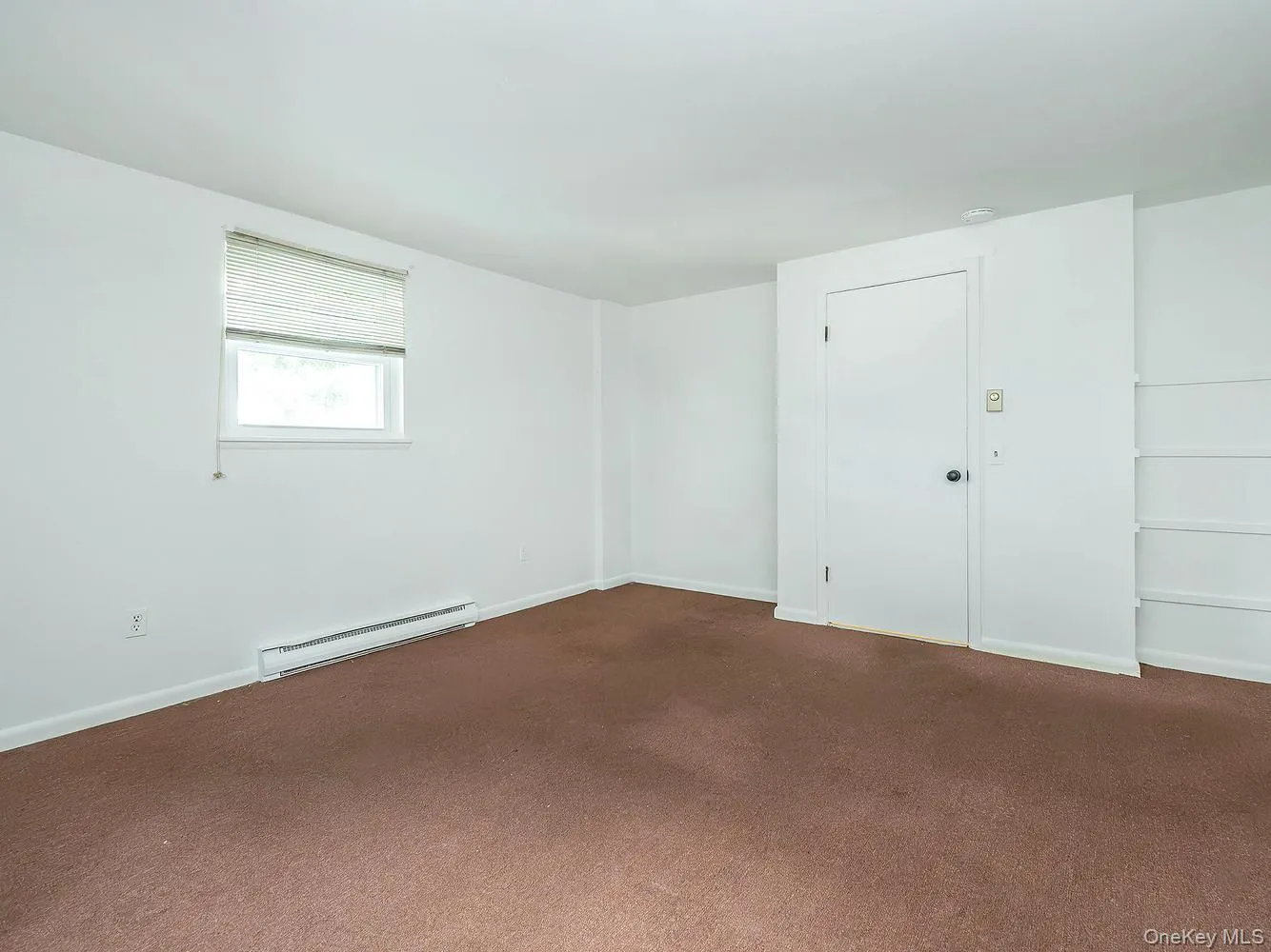 19 Elm Street, North Hempstead, NY, 4 Bedrooms Bedrooms, 6 Rooms Rooms,2 BathroomsBathrooms,Residential Lease,For Rent,Elm,0,1049571 19 Elm Street, North Hempstead, NY, 4 Bedrooms Bedrooms, 6 Rooms Rooms,2 BathroomsBathrooms,Residential Lease,For Rent,Elm,0,1049571