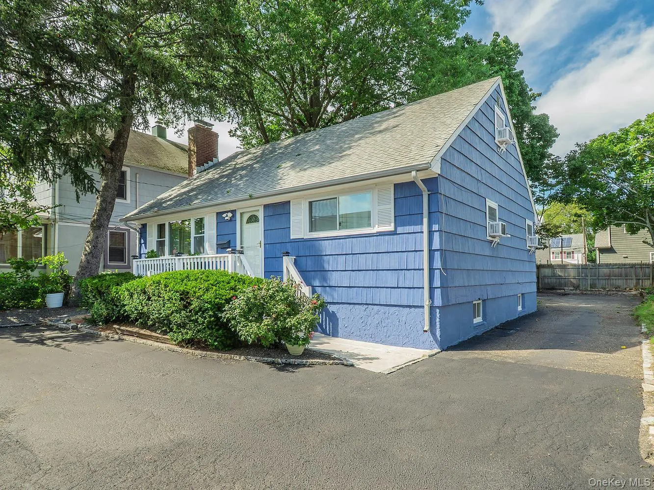 19 Elm Street, North Hempstead, NY, 4 Bedrooms Bedrooms, 6 Rooms Rooms,2 BathroomsBathrooms,Residential Lease,For Rent,Elm,0,1049571 19 Elm Street, North Hempstead, NY, 4 Bedrooms Bedrooms, 6 Rooms Rooms,2 BathroomsBathrooms,Residential Lease,For Rent,Elm,0,1049571