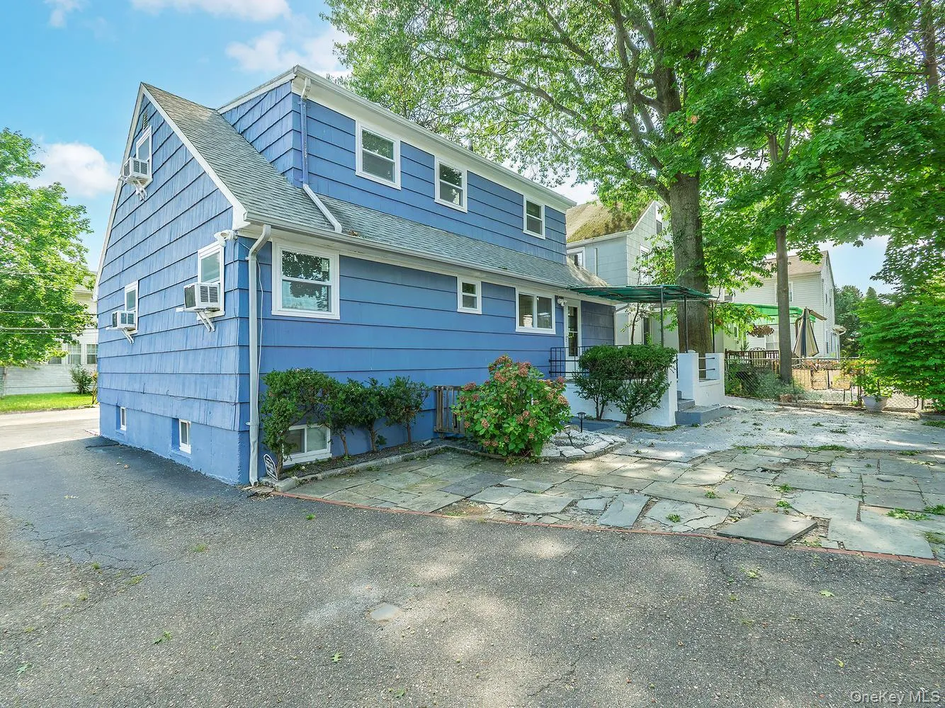 19 Elm Street, North Hempstead, NY, 4 Bedrooms Bedrooms, 6 Rooms Rooms,2 BathroomsBathrooms,Residential Lease,For Rent,Elm,0,1049571 19 Elm Street, North Hempstead, NY, 4 Bedrooms Bedrooms, 6 Rooms Rooms,2 BathroomsBathrooms,Residential Lease,For Rent,Elm,0,1049571