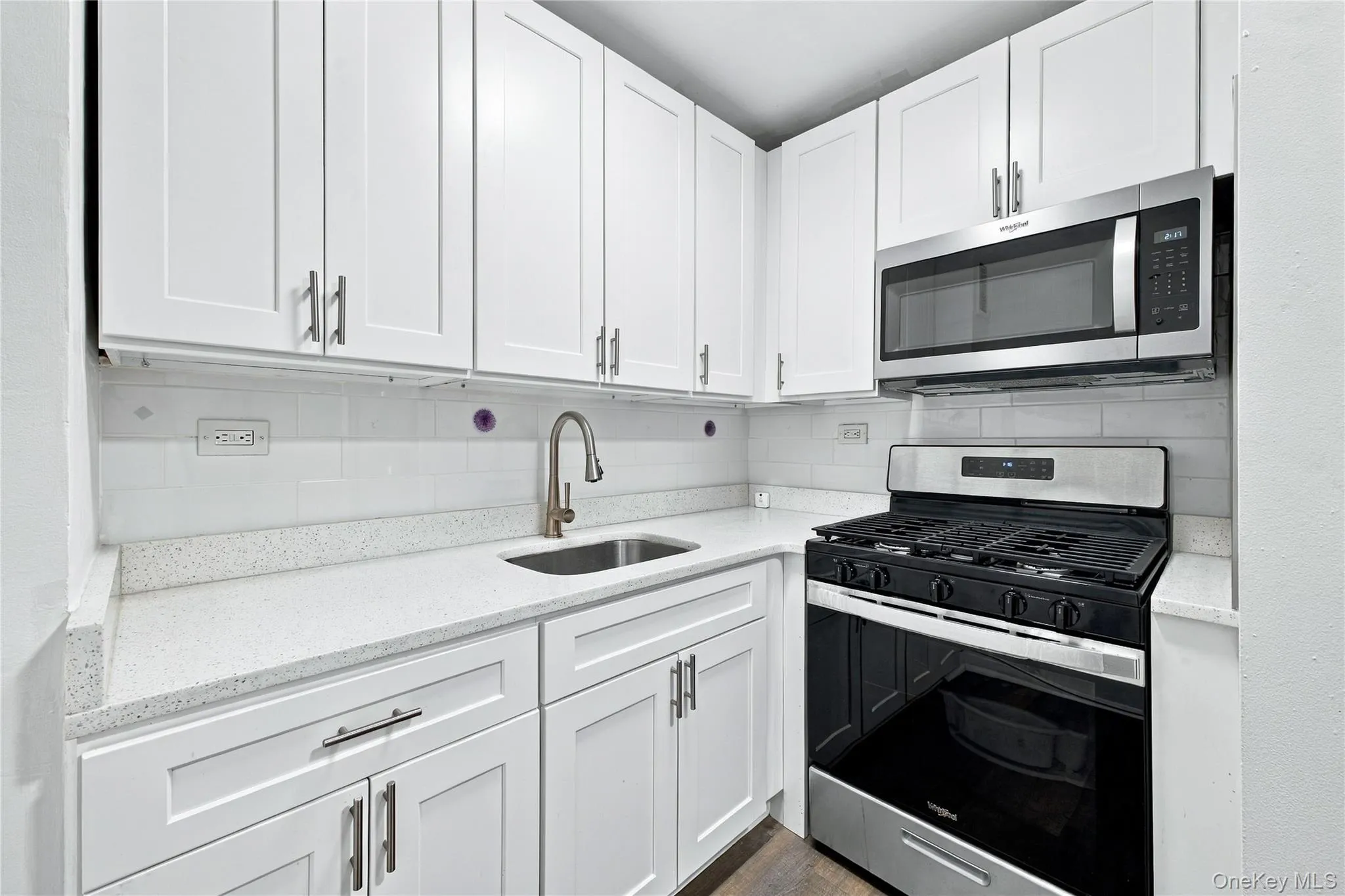164-20 Highland Avenue, New York, NY, 1 Room Rooms,1 BathroomBathrooms,Residential,For Rent,Highland,0,1049572 164-20 Highland Avenue, New York, NY, 1 Room Rooms,1 BathroomBathrooms,Residential,For Rent,Highland,0,1049572