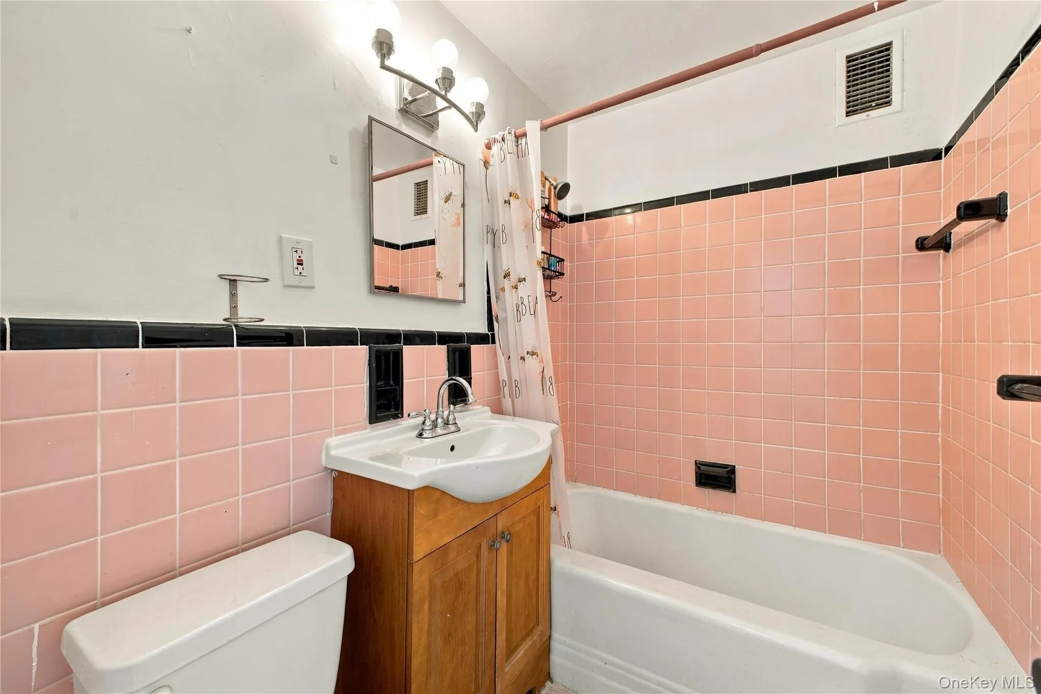 164-20 Highland Avenue, New York, NY, 1 Room Rooms,1 BathroomBathrooms,Residential,For Rent,Highland,0,1049572 164-20 Highland Avenue, New York, NY, 1 Room Rooms,1 BathroomBathrooms,Residential,For Rent,Highland,0,1049572