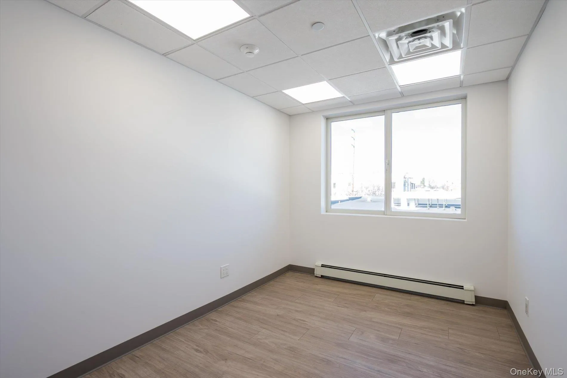 25 Willowdale Avenue, North Hempstead, NY, ,Commercial Lease,For Rent,Willowdale,0,1049580 25 Willowdale Avenue, North Hempstead, NY, ,Commercial Lease,For Rent,Willowdale,0,1049580