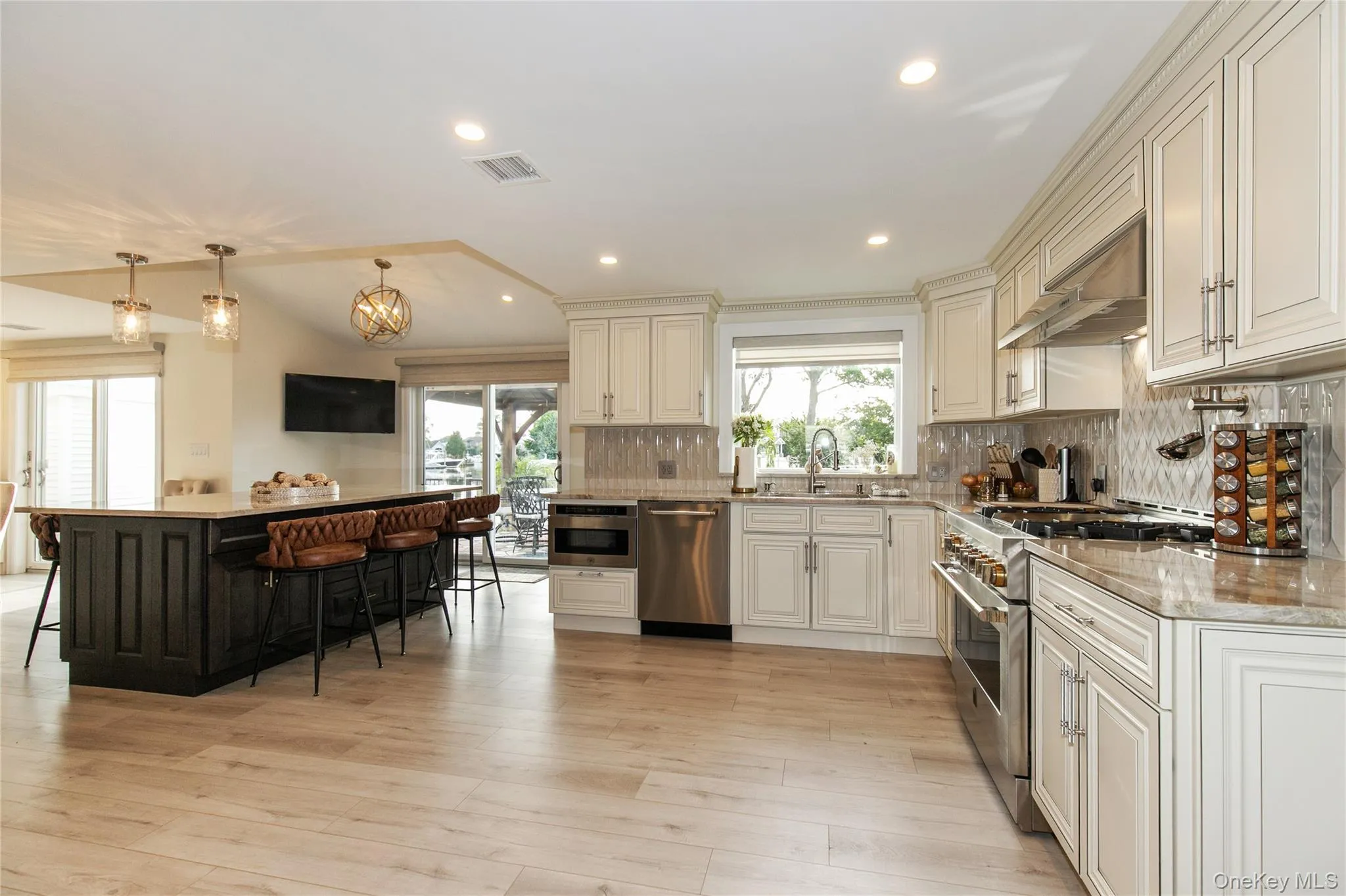 60 Alhambra Road, Oyster Bay, NY, 4 Bedrooms Bedrooms, 8 Rooms Rooms,2 BathroomsBathrooms,Residential Lease,For Rent,Alhambra,0,1049583 60 Alhambra Road, Oyster Bay, NY, 4 Bedrooms Bedrooms, 8 Rooms Rooms,2 BathroomsBathrooms,Residential Lease,For Rent,Alhambra,0,1049583