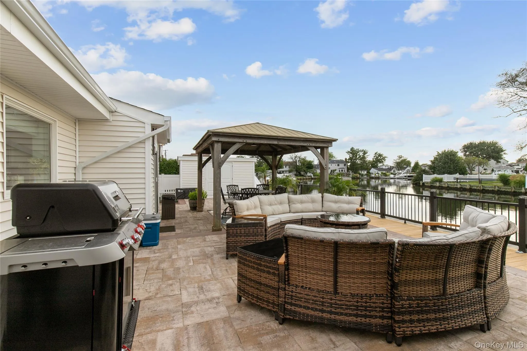 60 Alhambra Road, Oyster Bay, NY, 4 Bedrooms Bedrooms, 8 Rooms Rooms,2 BathroomsBathrooms,Residential Lease,For Rent,Alhambra,0,1049583 60 Alhambra Road, Oyster Bay, NY, 4 Bedrooms Bedrooms, 8 Rooms Rooms,2 BathroomsBathrooms,Residential Lease,For Rent,Alhambra,0,1049583