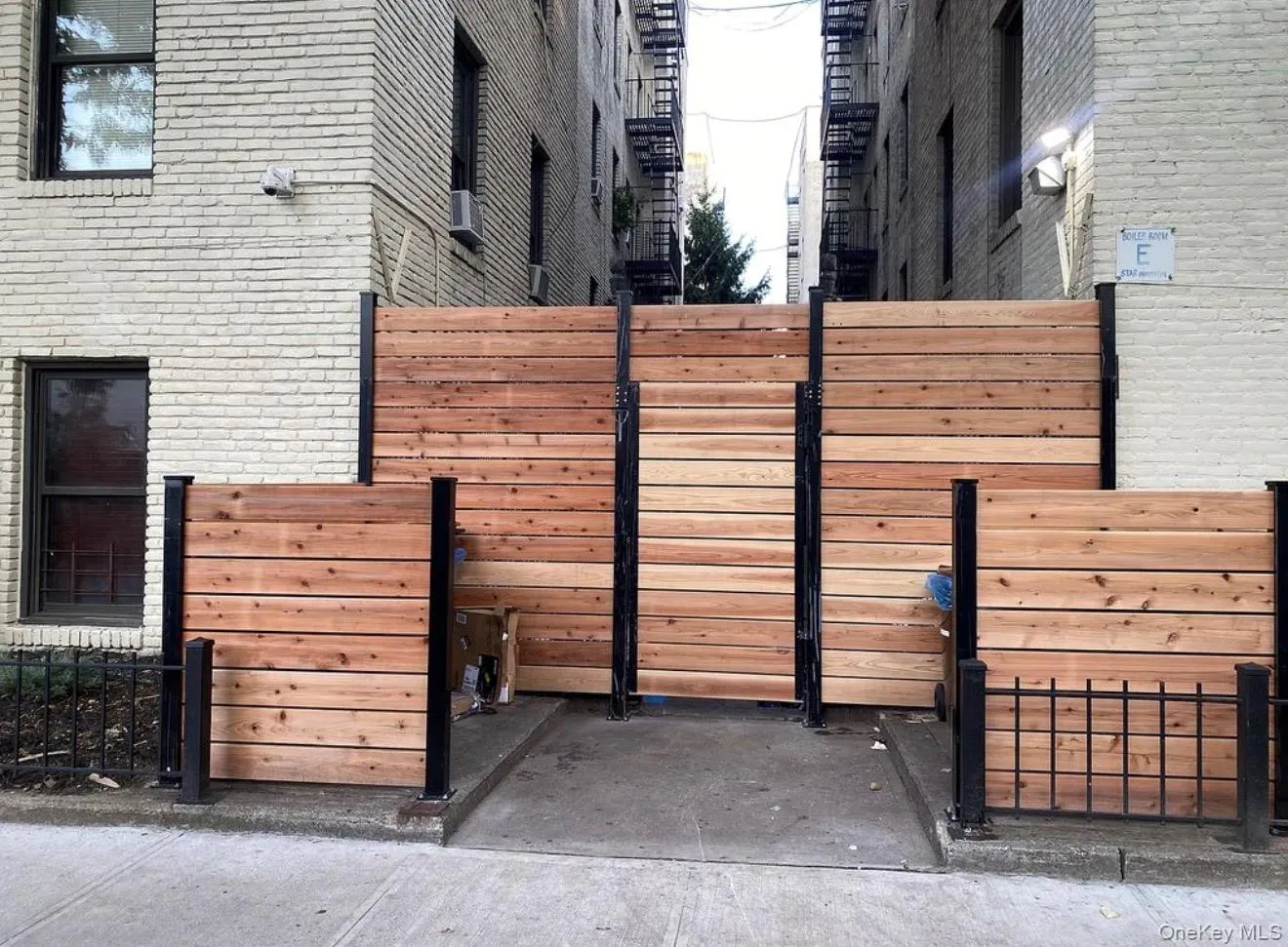 21-27 33 Street, New York, NY, 2 Bedrooms Bedrooms, 5 Rooms Rooms,1 BathroomBathrooms,Residential,For Rent,33,0,1049584 21-27 33 Street, New York, NY, 2 Bedrooms Bedrooms, 5 Rooms Rooms,1 BathroomBathrooms,Residential,For Rent,33,0,1049584