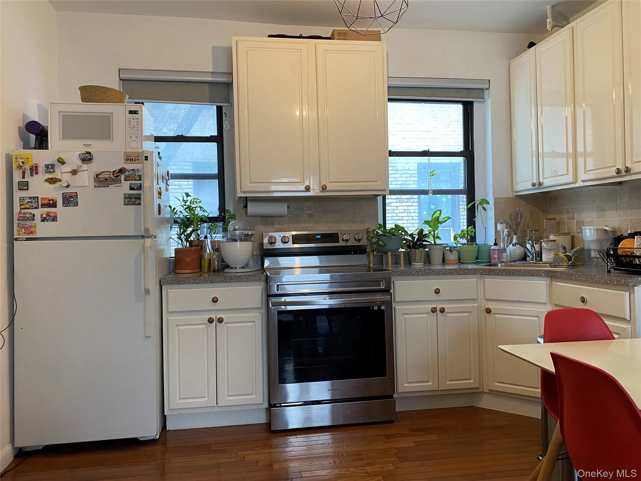 21-27 33 Street, New York, NY, 2 Bedrooms Bedrooms, 5 Rooms Rooms,1 BathroomBathrooms,Residential,For Rent,33,0,1049584 21-27 33 Street, New York, NY, 2 Bedrooms Bedrooms, 5 Rooms Rooms,1 BathroomBathrooms,Residential,For Rent,33,0,1049584