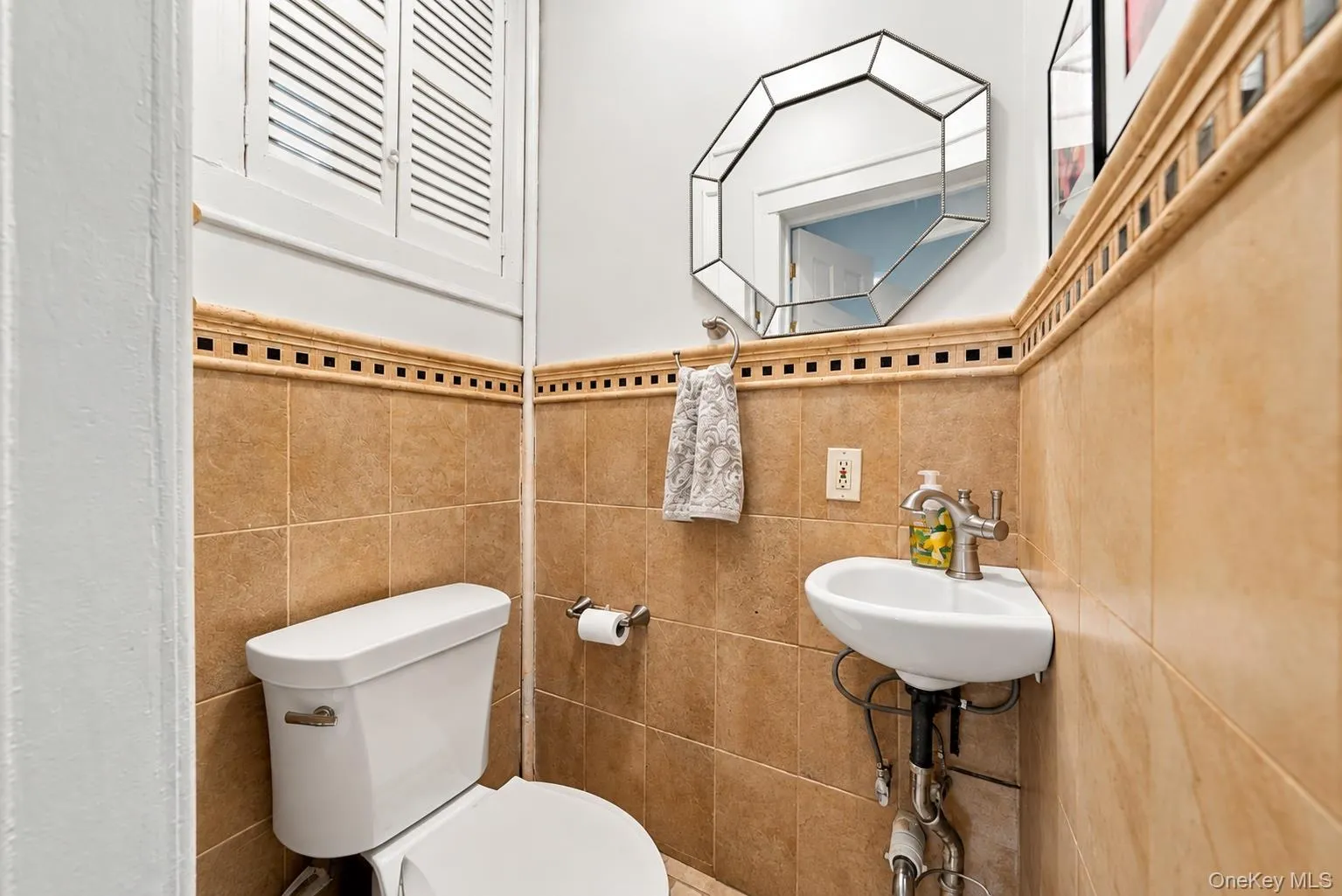11133 178th Street, New York, NY, 3 Bedrooms Bedrooms, 7 Rooms Rooms,1 BathroomBathrooms,Residential,For Rent,178th,0,1049586 11133 178th Street, New York, NY, 3 Bedrooms Bedrooms, 7 Rooms Rooms,1 BathroomBathrooms,Residential,For Rent,178th,0,1049586