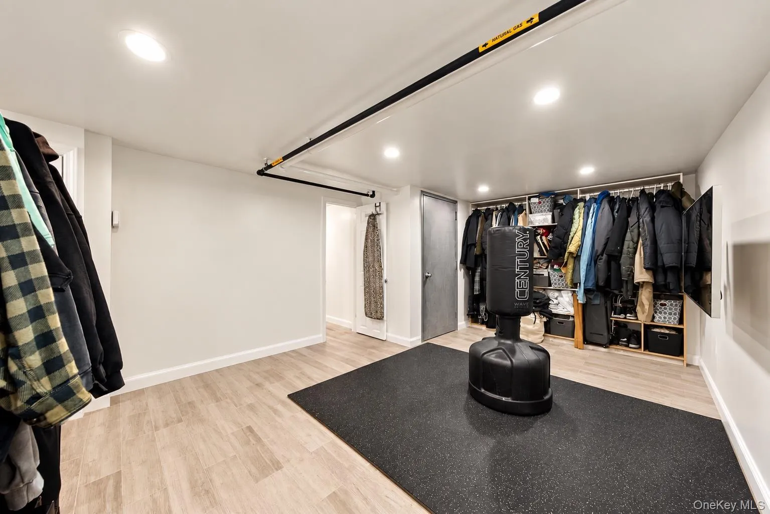 11133 178th Street, New York, NY, 3 Bedrooms Bedrooms, 7 Rooms Rooms,1 BathroomBathrooms,Residential,For Rent,178th,0,1049586 11133 178th Street, New York, NY, 3 Bedrooms Bedrooms, 7 Rooms Rooms,1 BathroomBathrooms,Residential,For Rent,178th,0,1049586