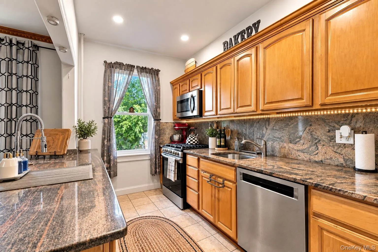 11133 178th Street, New York, NY, 3 Bedrooms Bedrooms, 7 Rooms Rooms,1 BathroomBathrooms,Residential,For Rent,178th,0,1049586 11133 178th Street, New York, NY, 3 Bedrooms Bedrooms, 7 Rooms Rooms,1 BathroomBathrooms,Residential,For Rent,178th,0,1049586