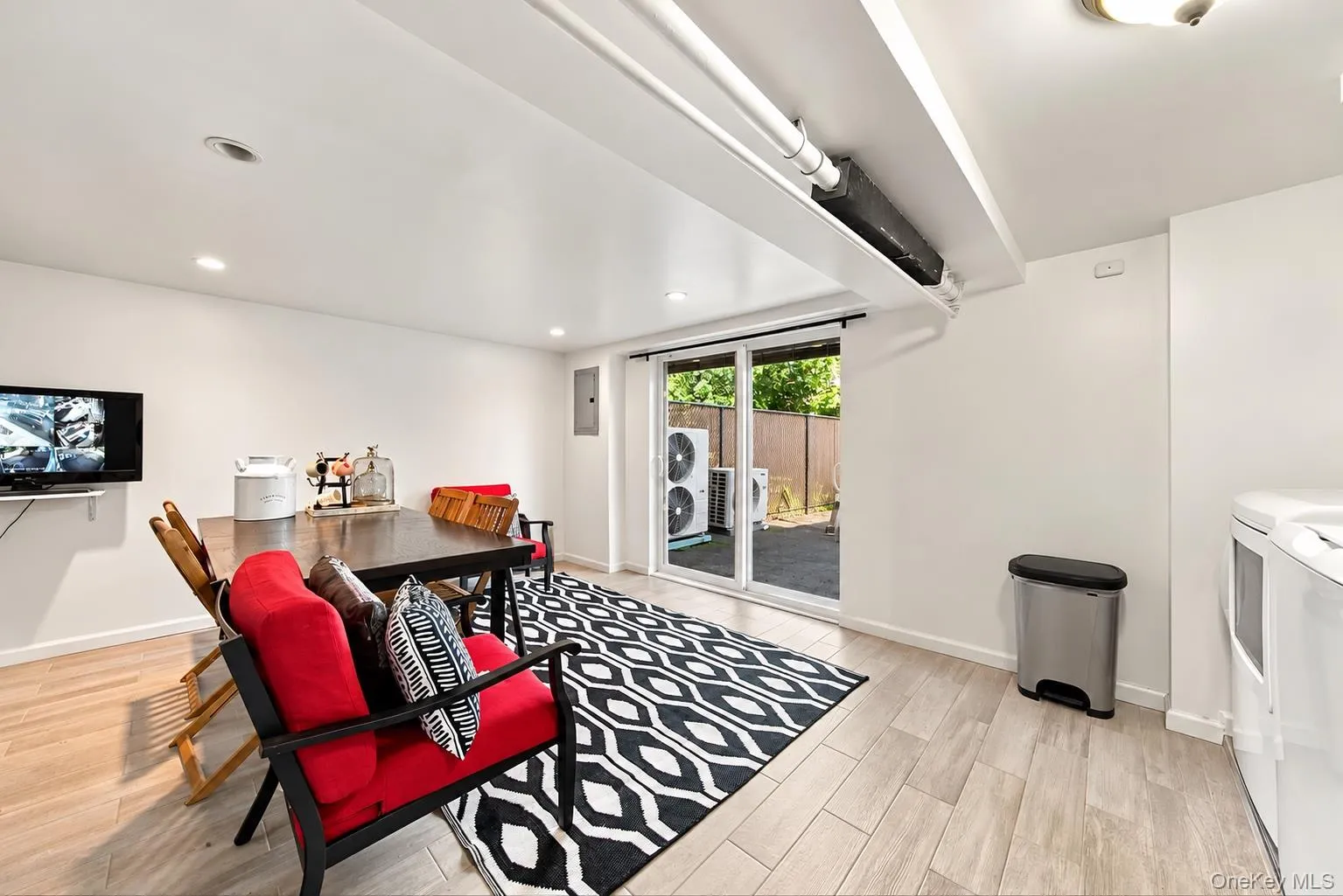 11133 178th Street, New York, NY, 3 Bedrooms Bedrooms, 7 Rooms Rooms,1 BathroomBathrooms,Residential,For Rent,178th,0,1049586 11133 178th Street, New York, NY, 3 Bedrooms Bedrooms, 7 Rooms Rooms,1 BathroomBathrooms,Residential,For Rent,178th,0,1049586