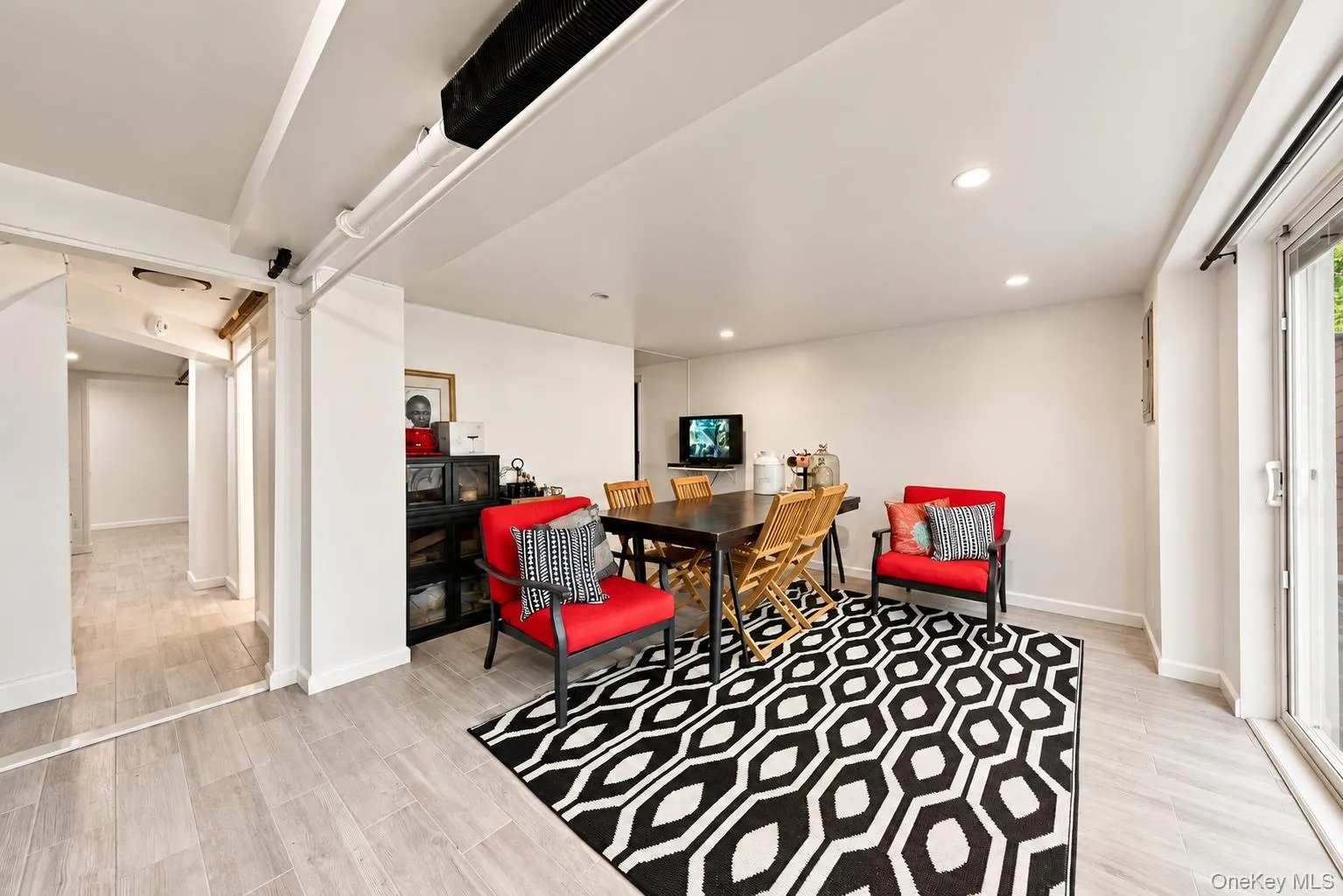 11133 178th Street, New York, NY, 3 Bedrooms Bedrooms, 7 Rooms Rooms,1 BathroomBathrooms,Residential,For Rent,178th,0,1049586 11133 178th Street, New York, NY, 3 Bedrooms Bedrooms, 7 Rooms Rooms,1 BathroomBathrooms,Residential,For Rent,178th,0,1049586