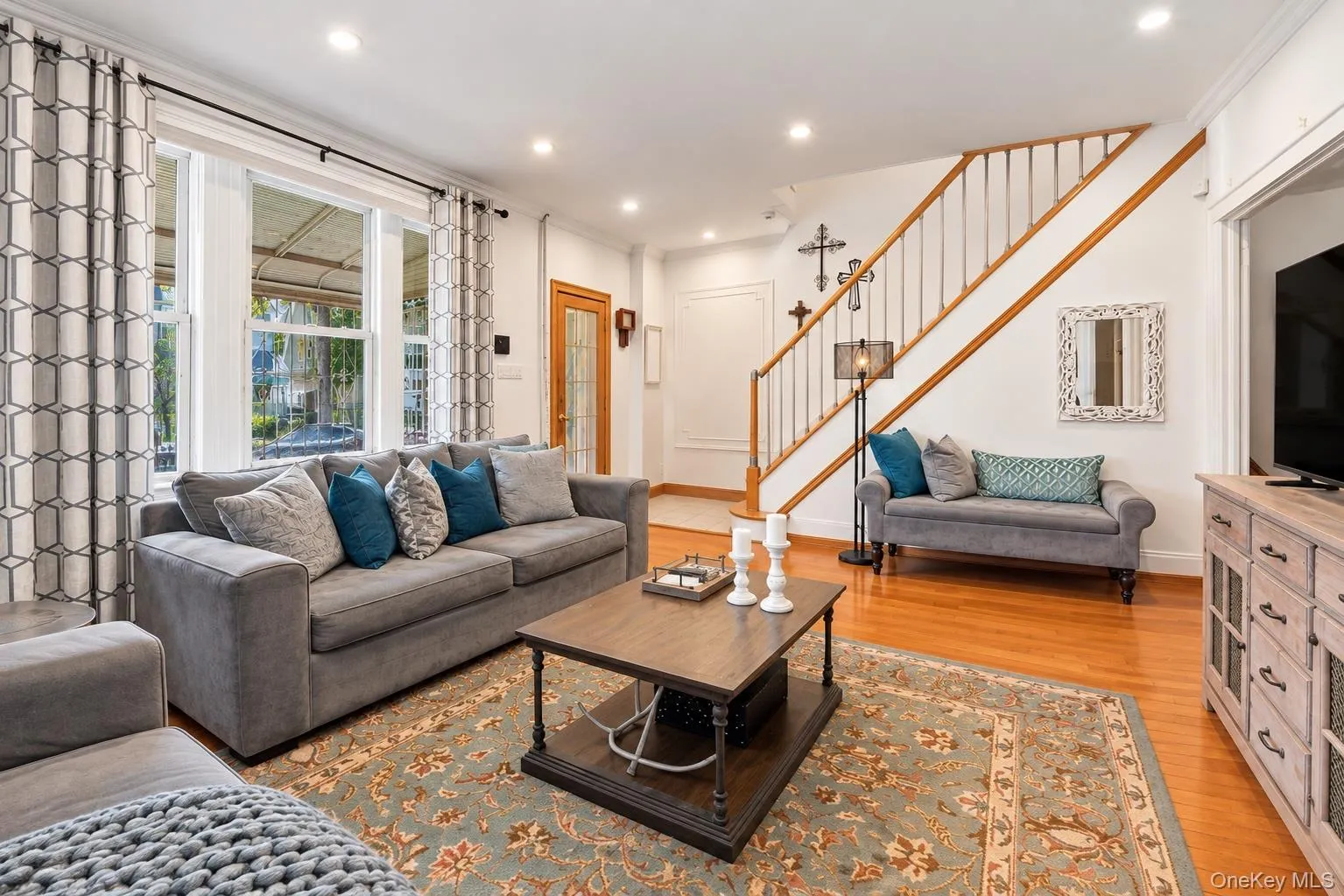 11133 178th Street, New York, NY, 3 Bedrooms Bedrooms, 7 Rooms Rooms,1 BathroomBathrooms,Residential,For Rent,178th,0,1049586 11133 178th Street, New York, NY, 3 Bedrooms Bedrooms, 7 Rooms Rooms,1 BathroomBathrooms,Residential,For Rent,178th,0,1049586