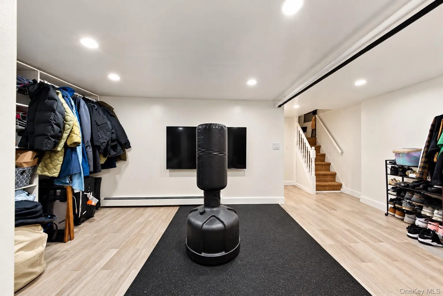11133 178th Street, New York, NY, 3 Bedrooms Bedrooms, 7 Rooms Rooms,1 BathroomBathrooms,Residential,For Rent,178th,0,1049586 11133 178th Street, New York, NY, 3 Bedrooms Bedrooms, 7 Rooms Rooms,1 BathroomBathrooms,Residential,For Rent,178th,0,1049586