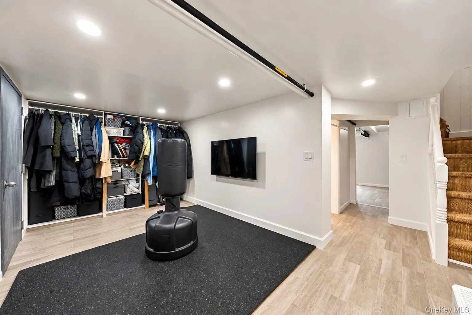 11133 178th Street, New York, NY, 3 Bedrooms Bedrooms, 7 Rooms Rooms,1 BathroomBathrooms,Residential,For Rent,178th,0,1049586 11133 178th Street, New York, NY, 3 Bedrooms Bedrooms, 7 Rooms Rooms,1 BathroomBathrooms,Residential,For Rent,178th,0,1049586