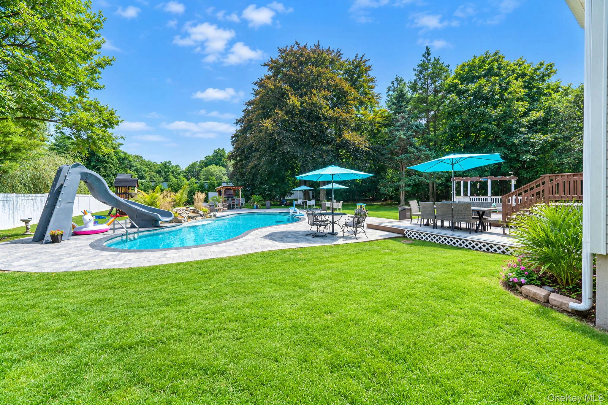 Resort (like) Backyard Resort (like) Backyard
