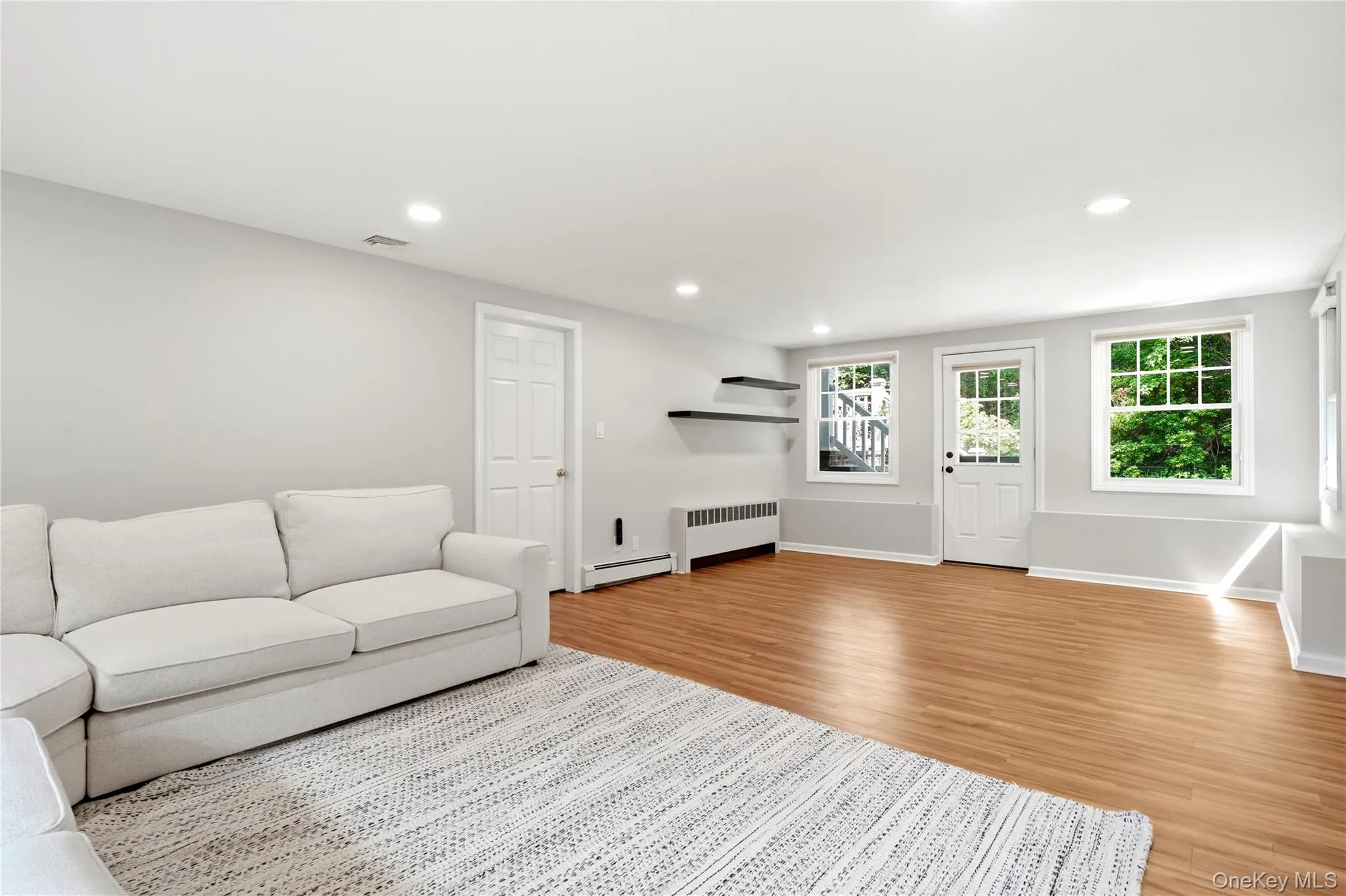 63 Bankside Drive, Huntington, NY, 4 Bedrooms Bedrooms, 8 Rooms Rooms,2 BathroomsBathrooms,Residential,For Rent,Bankside,0,1049594 63 Bankside Drive, Huntington, NY, 4 Bedrooms Bedrooms, 8 Rooms Rooms,2 BathroomsBathrooms,Residential,For Rent,Bankside,0,1049594