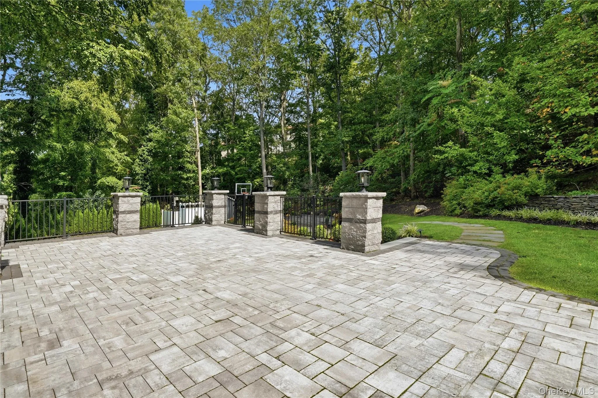 63 Bankside Drive, Huntington, NY, 4 Bedrooms Bedrooms, 8 Rooms Rooms,2 BathroomsBathrooms,Residential,For Rent,Bankside,0,1049594 63 Bankside Drive, Huntington, NY, 4 Bedrooms Bedrooms, 8 Rooms Rooms,2 BathroomsBathrooms,Residential,For Rent,Bankside,0,1049594