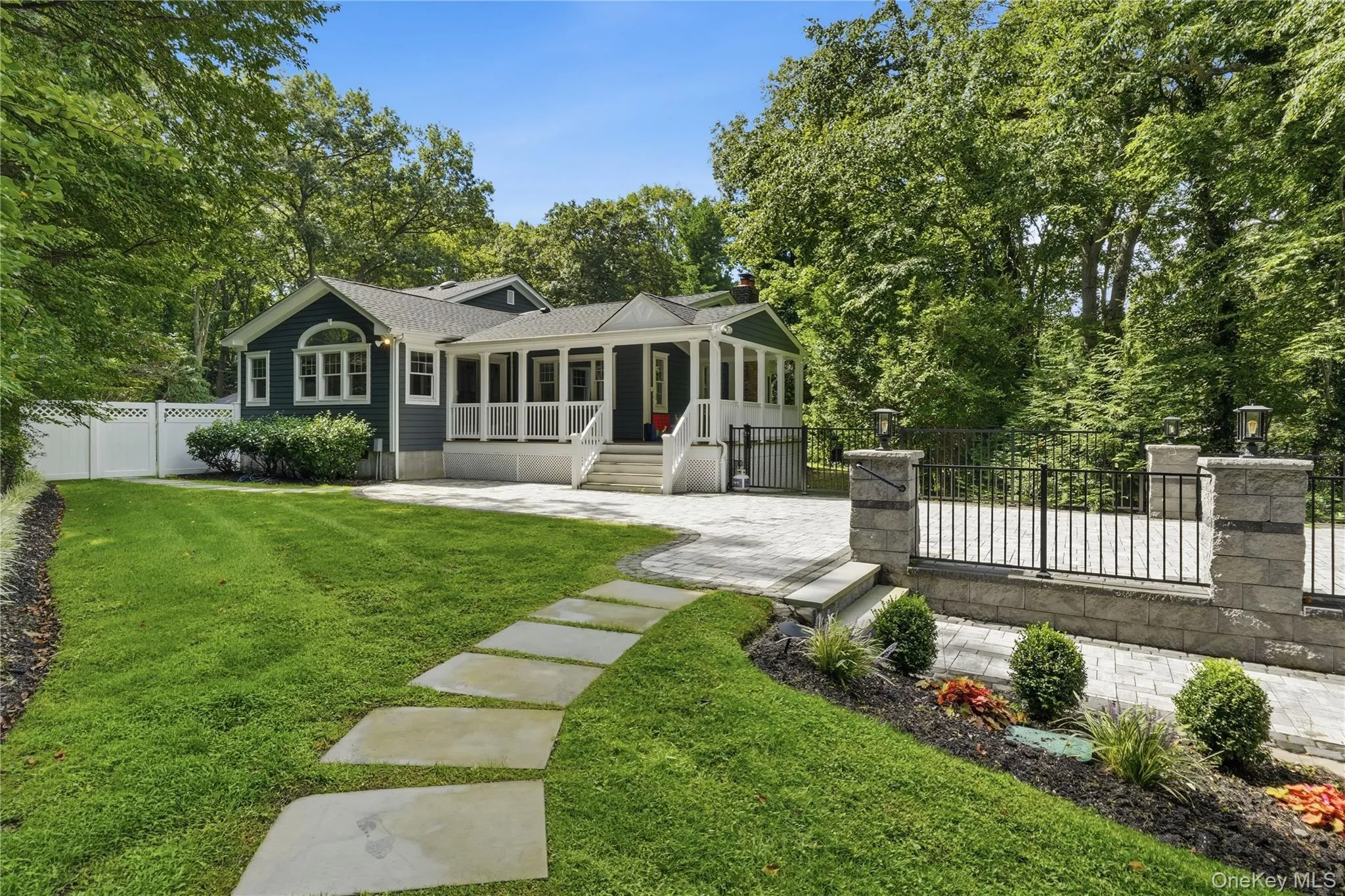 63 Bankside Drive, Huntington, NY, 4 Bedrooms Bedrooms, 8 Rooms Rooms,2 BathroomsBathrooms,Residential,For Rent,Bankside,0,1049594 63 Bankside Drive, Huntington, NY, 4 Bedrooms Bedrooms, 8 Rooms Rooms,2 BathroomsBathrooms,Residential,For Rent,Bankside,0,1049594